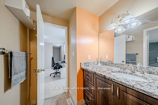 1764 Listowell Crescent Property Photo 31