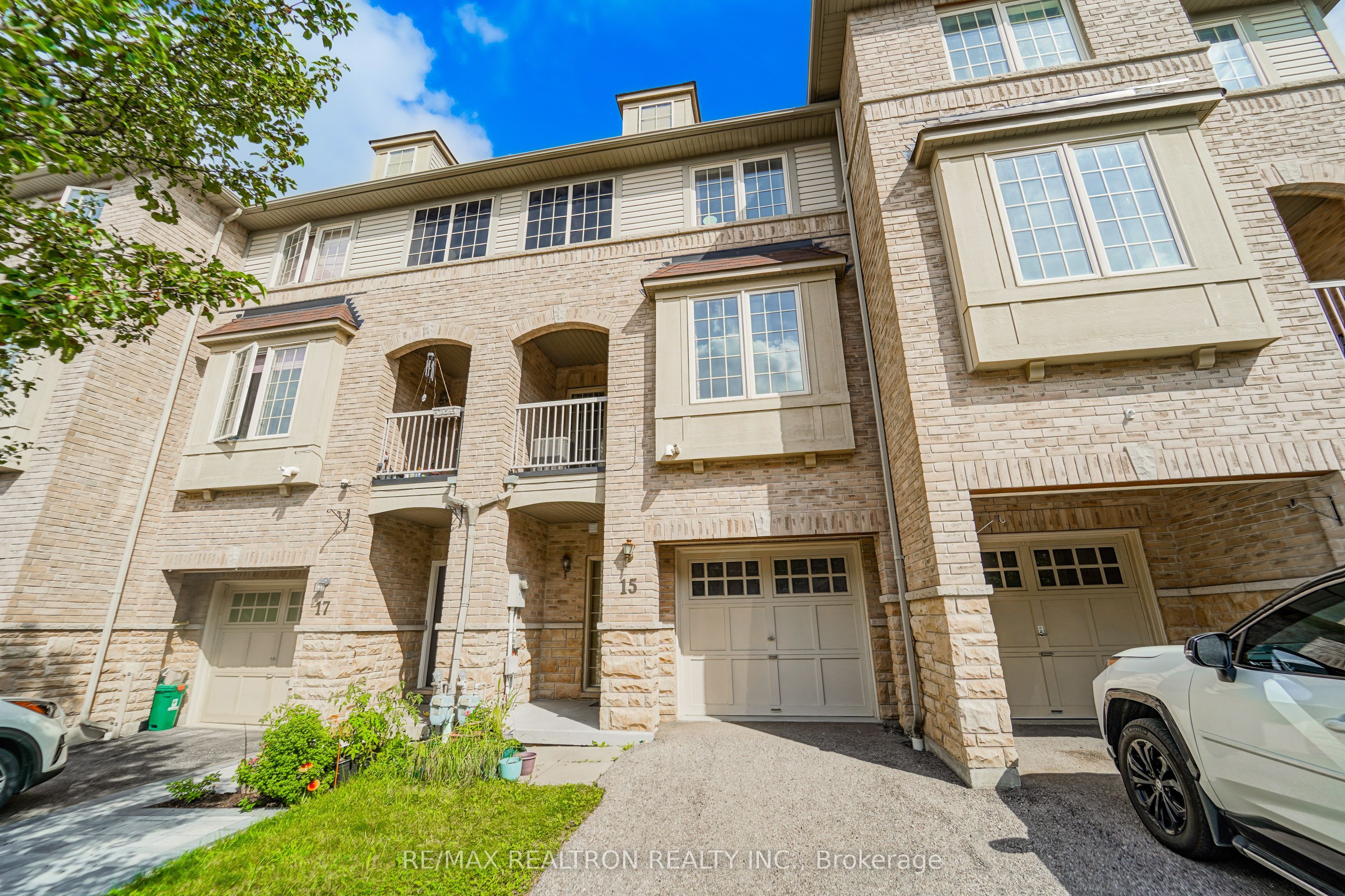 15 Blunden Road Property Photo 2