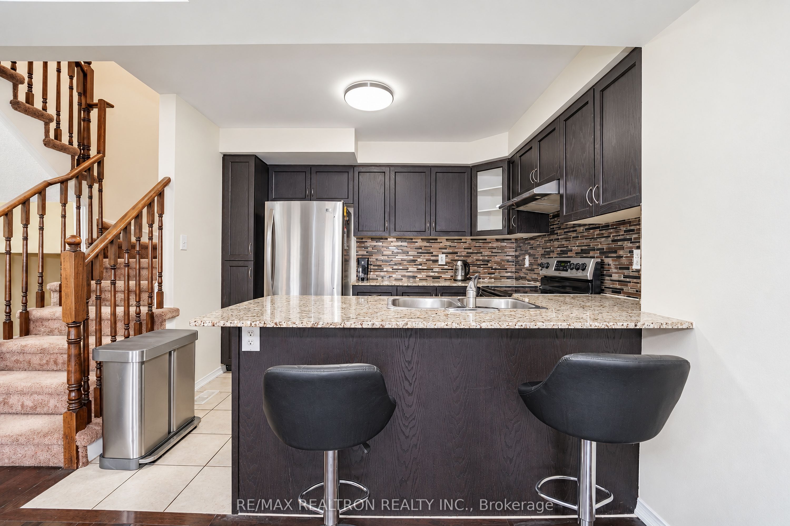 15 Blunden Road Property Photo 8
