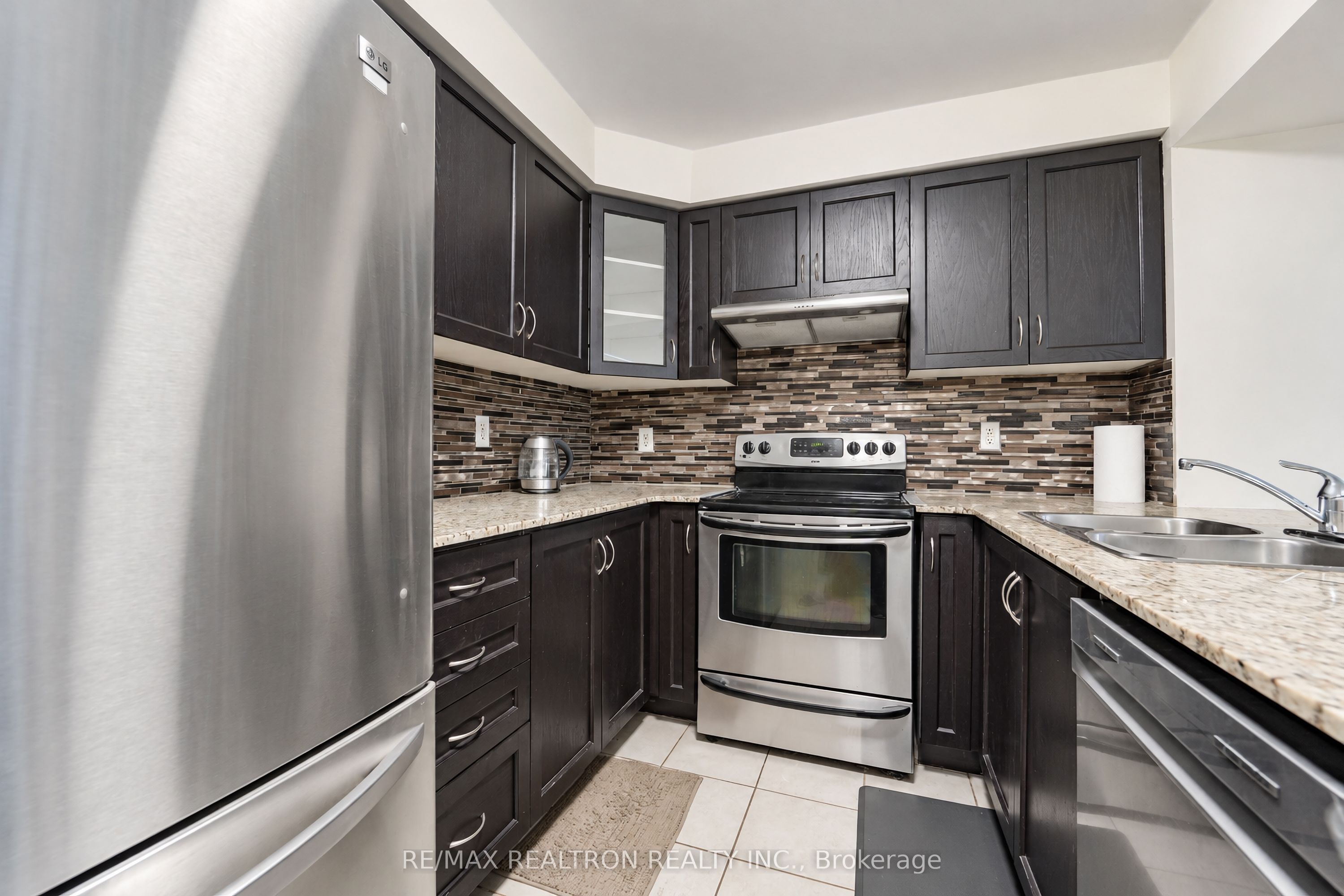 15 Blunden Road Property Photo 9