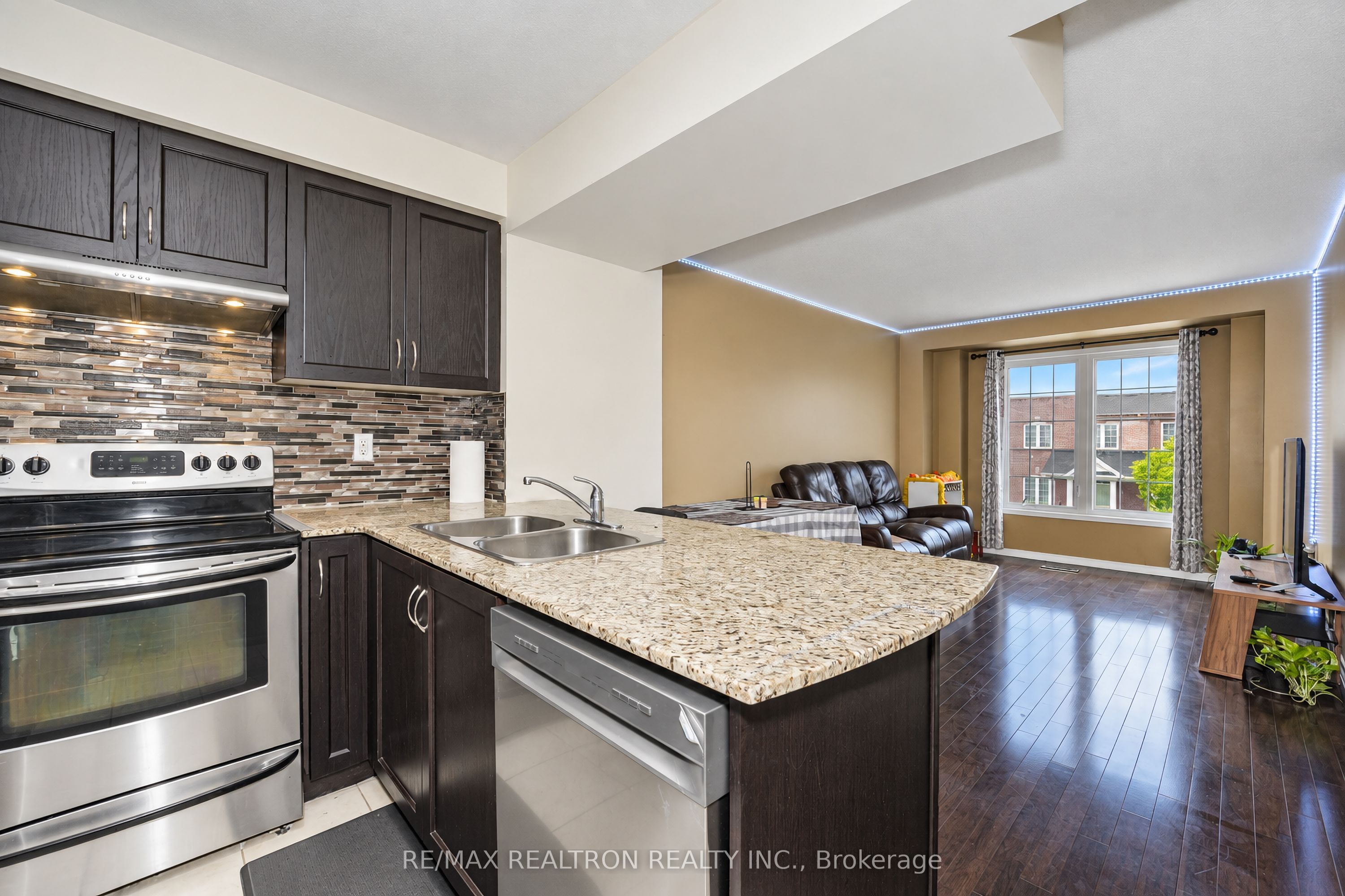 15 Blunden Road Property Photo 10