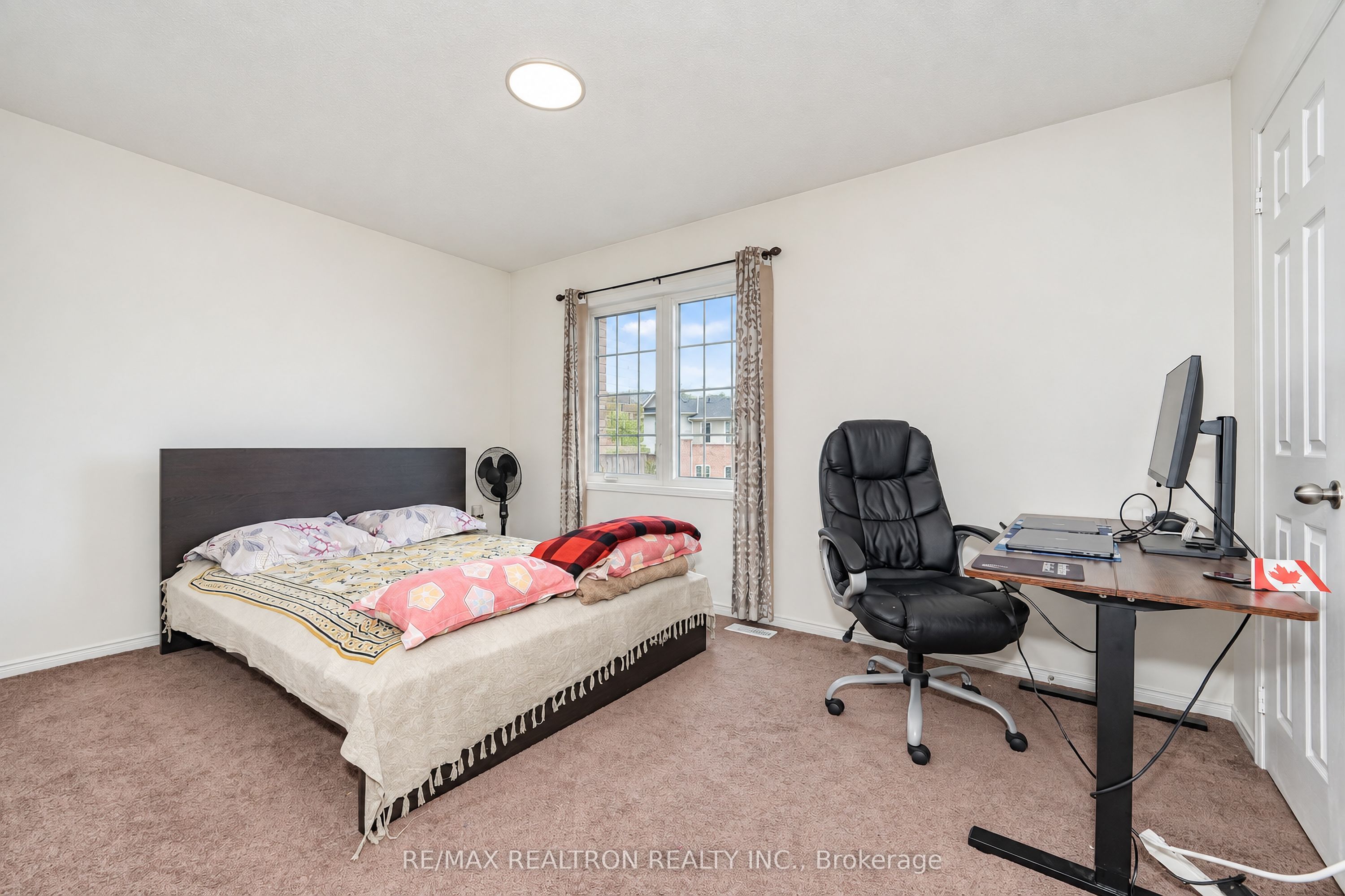 15 Blunden Road Property Photo 12