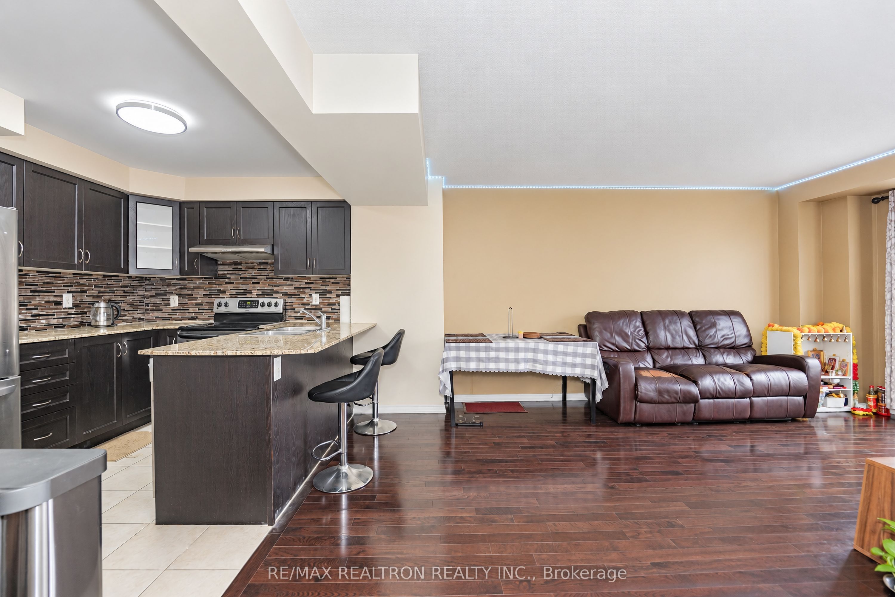 15 Blunden Road Property Photo 6