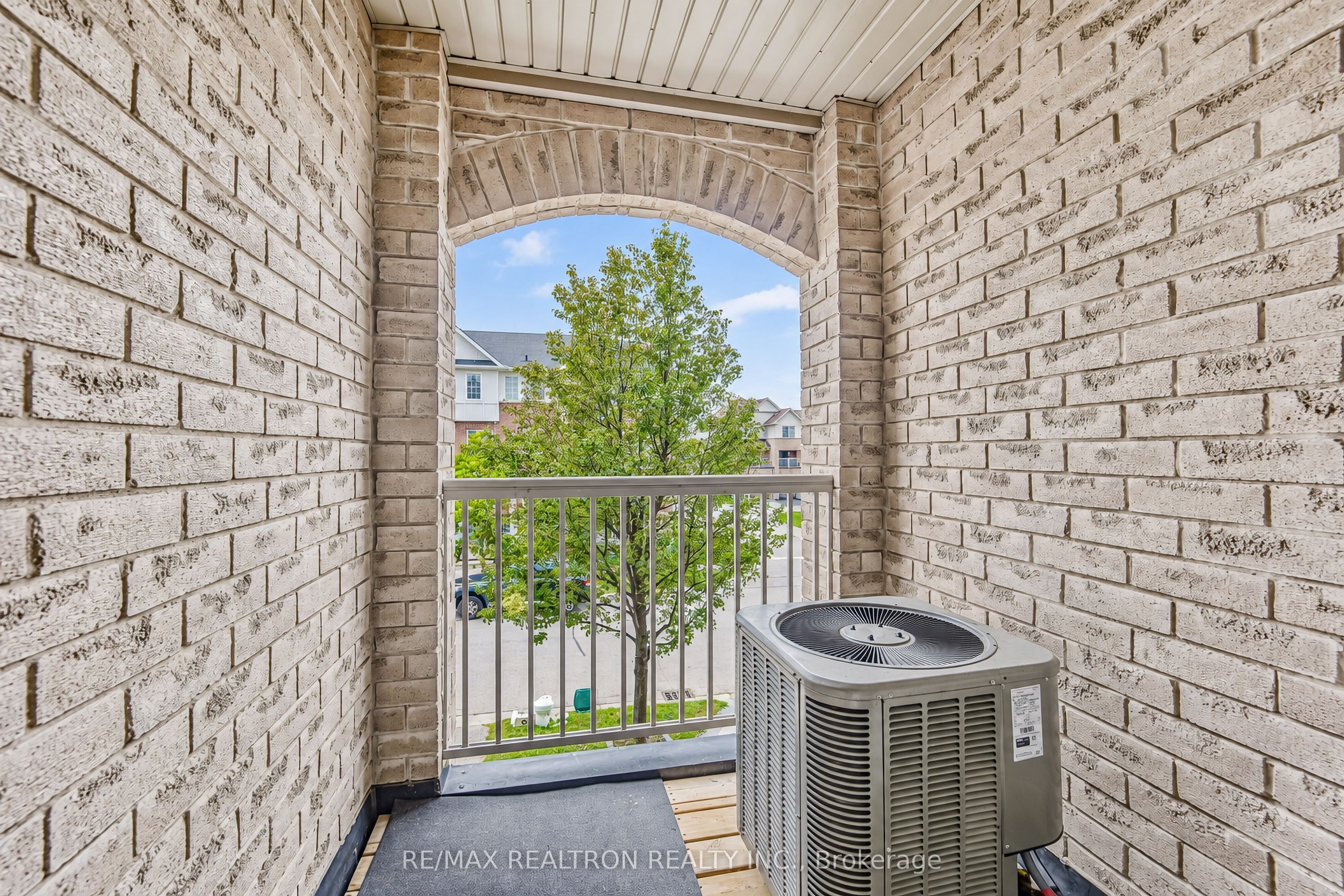 15 Blunden Road Property Photo 11