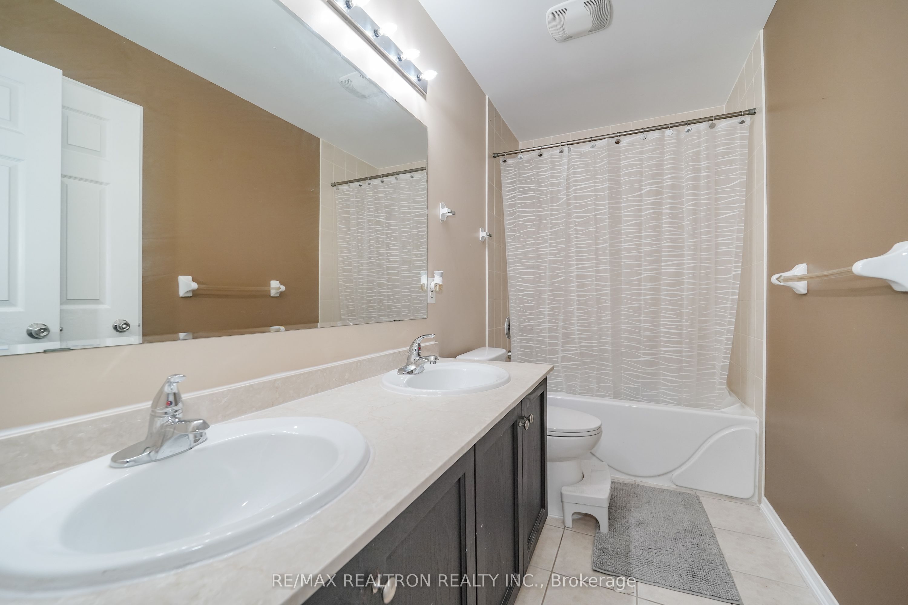 15 Blunden Road Property Photo 14