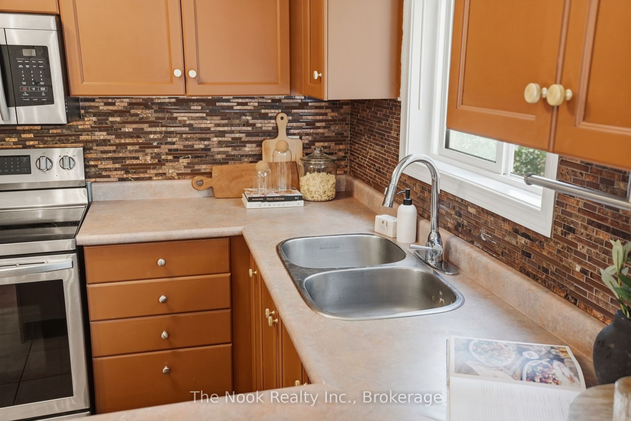 33 Aspen Park Way Property Photo 12