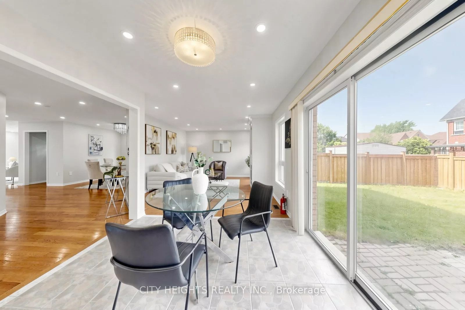 58 Bradbury Crescent Upper Property Photo 12