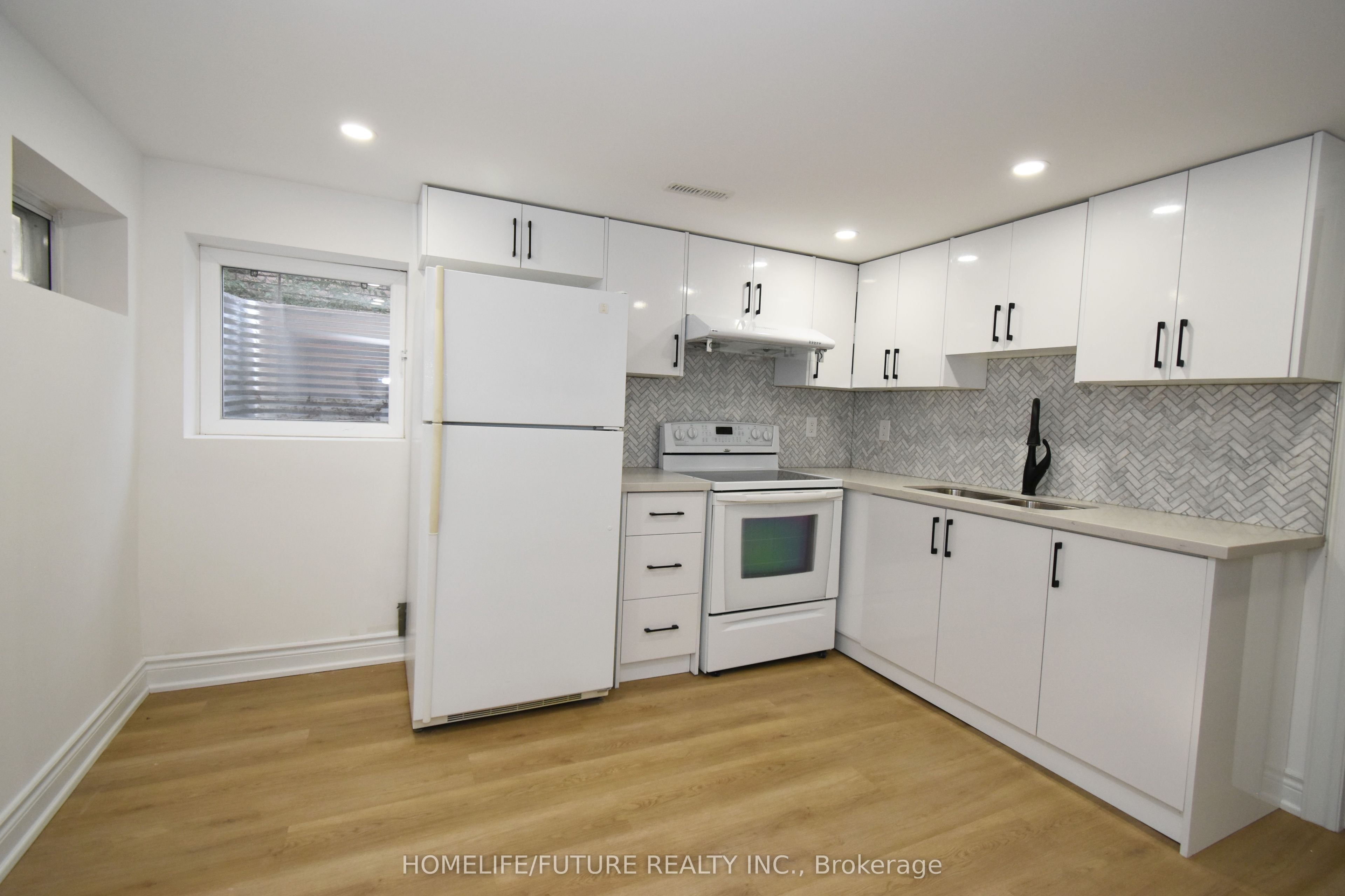 44 Wellpark Boulevard Bsmt Property Photo 9
