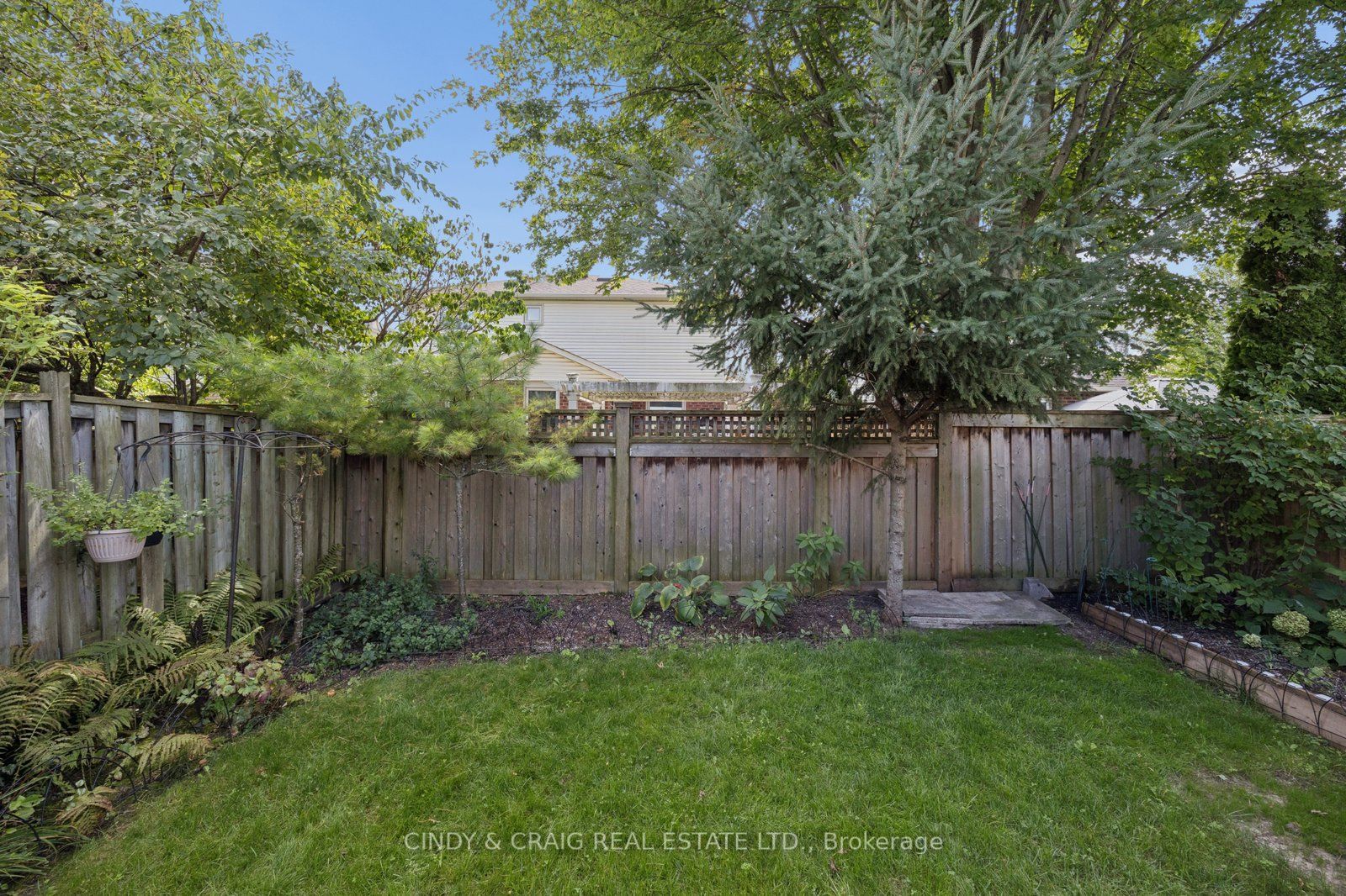 25 Mallory Street Property Photo 19