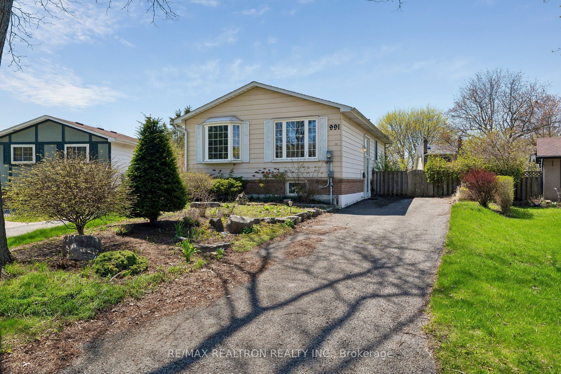991 Cardinal Court Property Photo 1