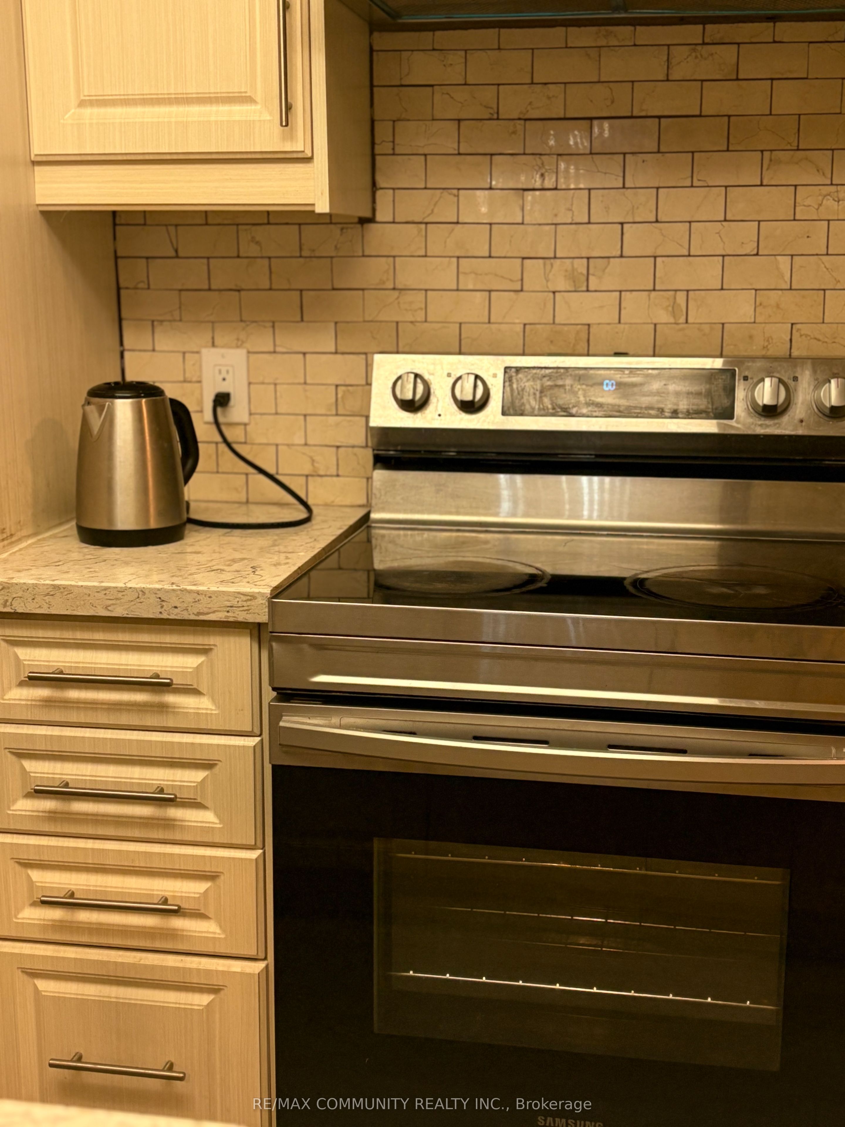 1470 Midland Avenue 314 Property Photo 5