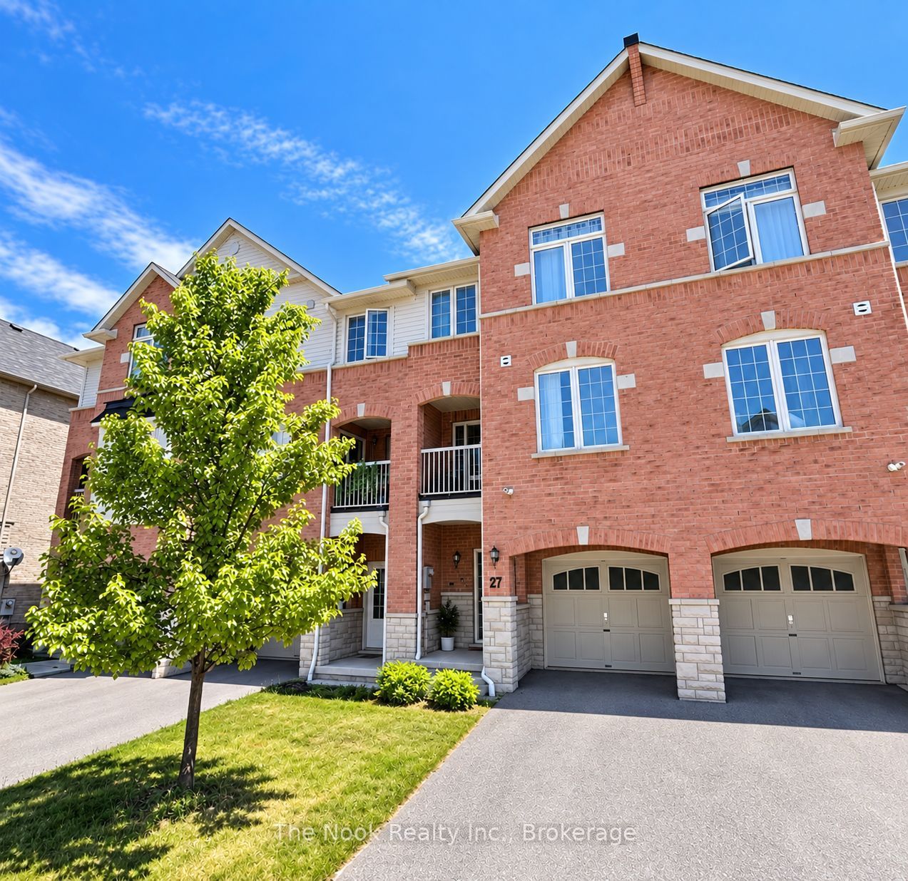27 Blunden Road Property Photo 1