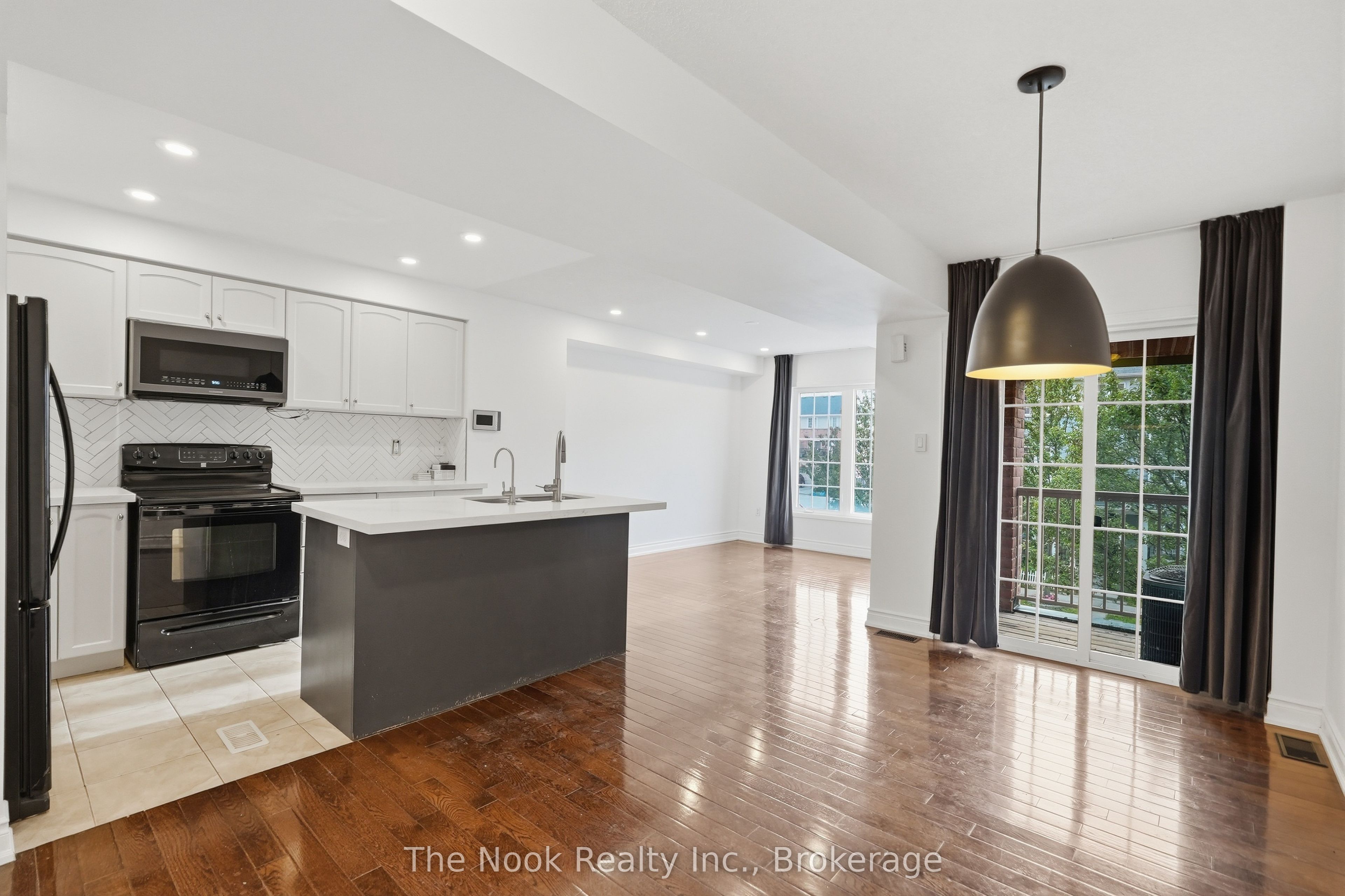 27 Blunden Road Property Photo 3