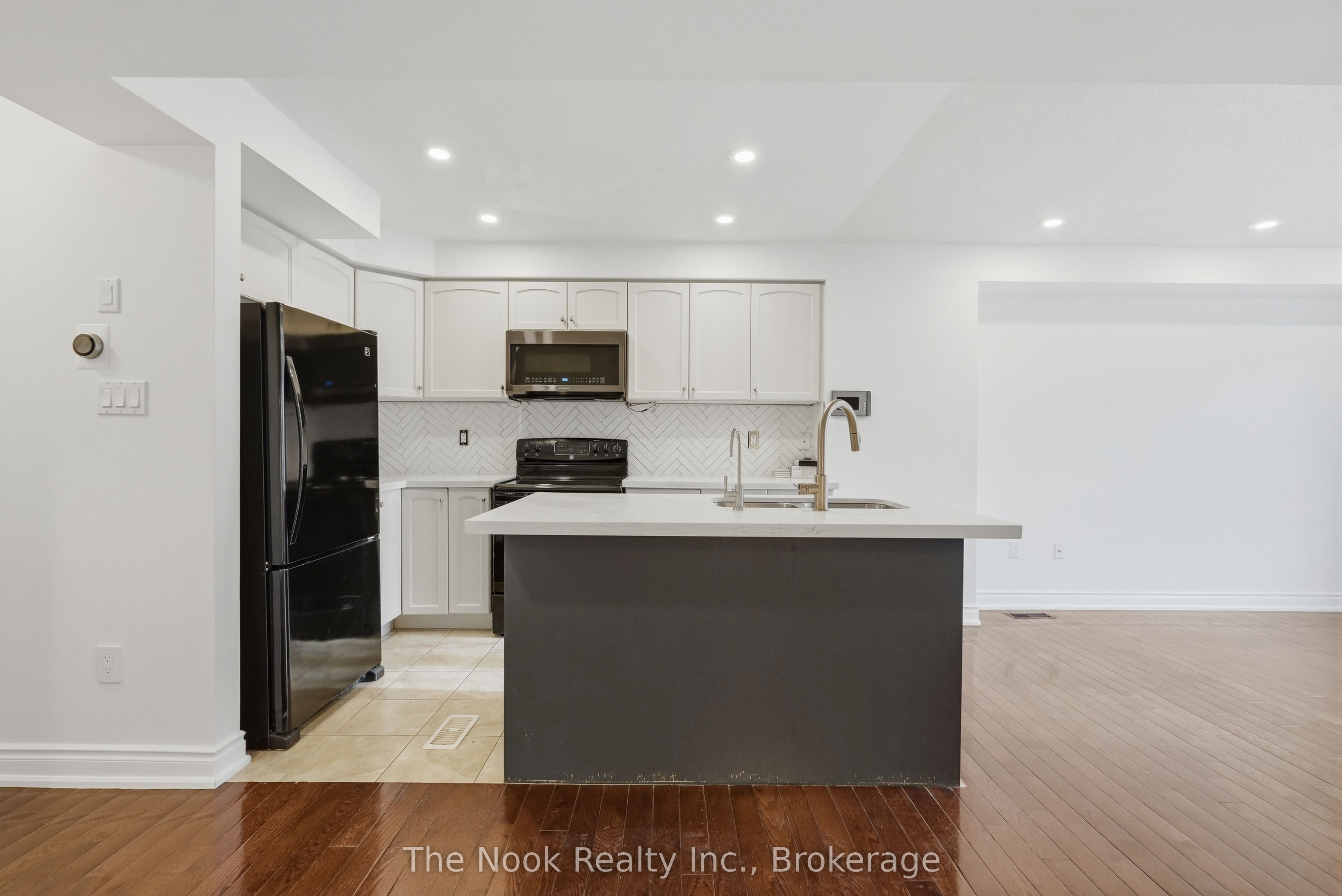 27 Blunden Road Property Photo 6