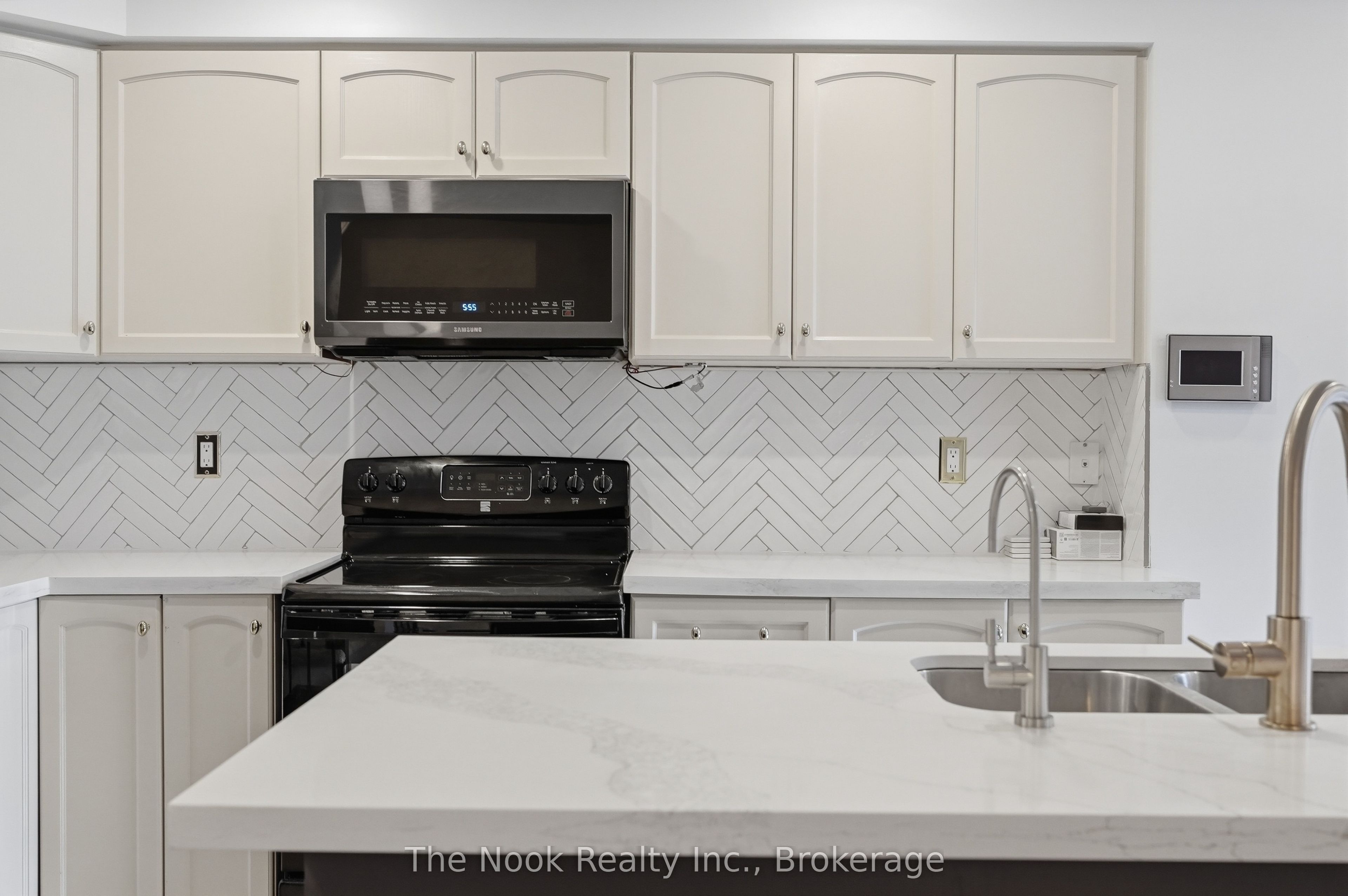 27 Blunden Road Property Photo 7