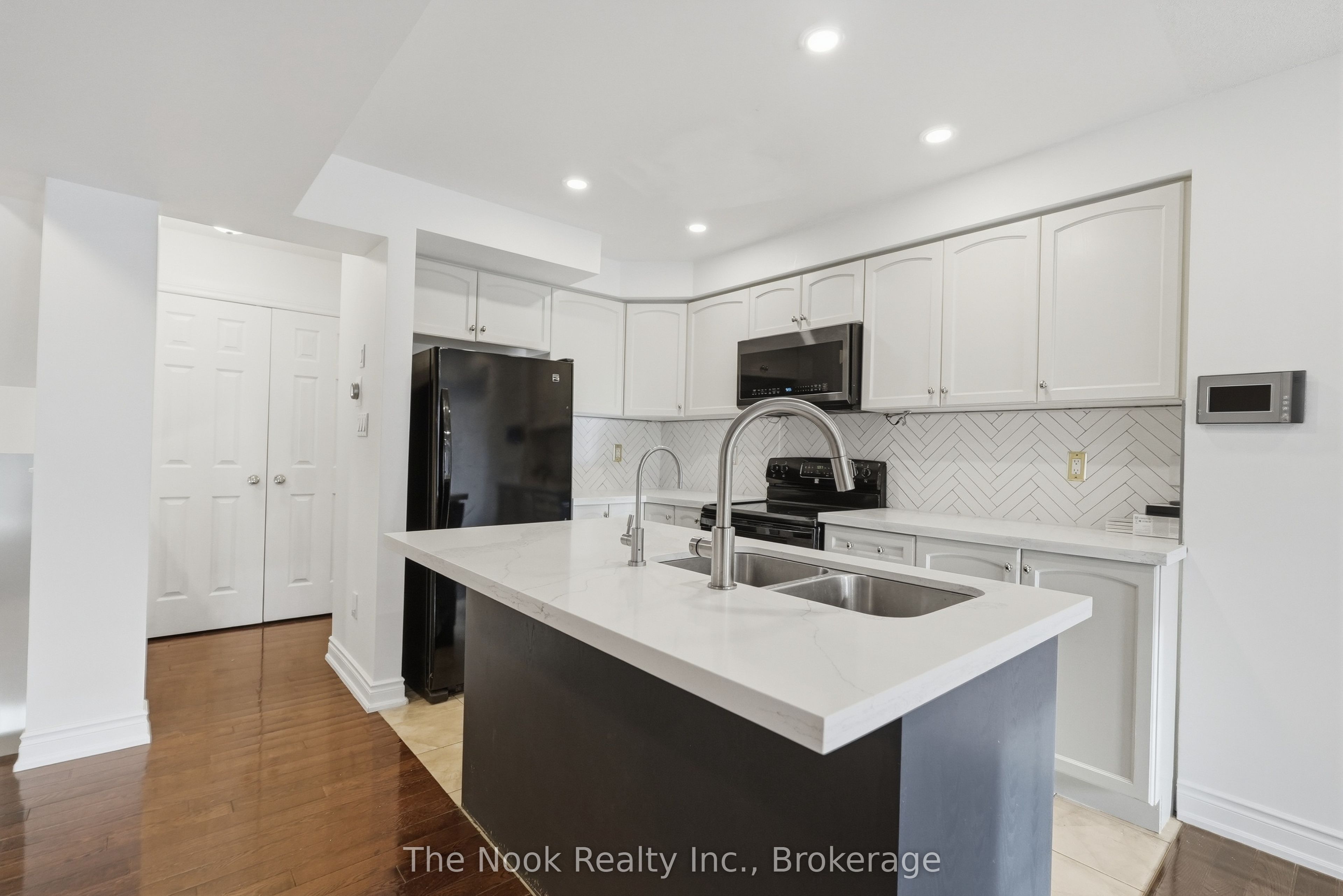 27 Blunden Road Property Photo 9
