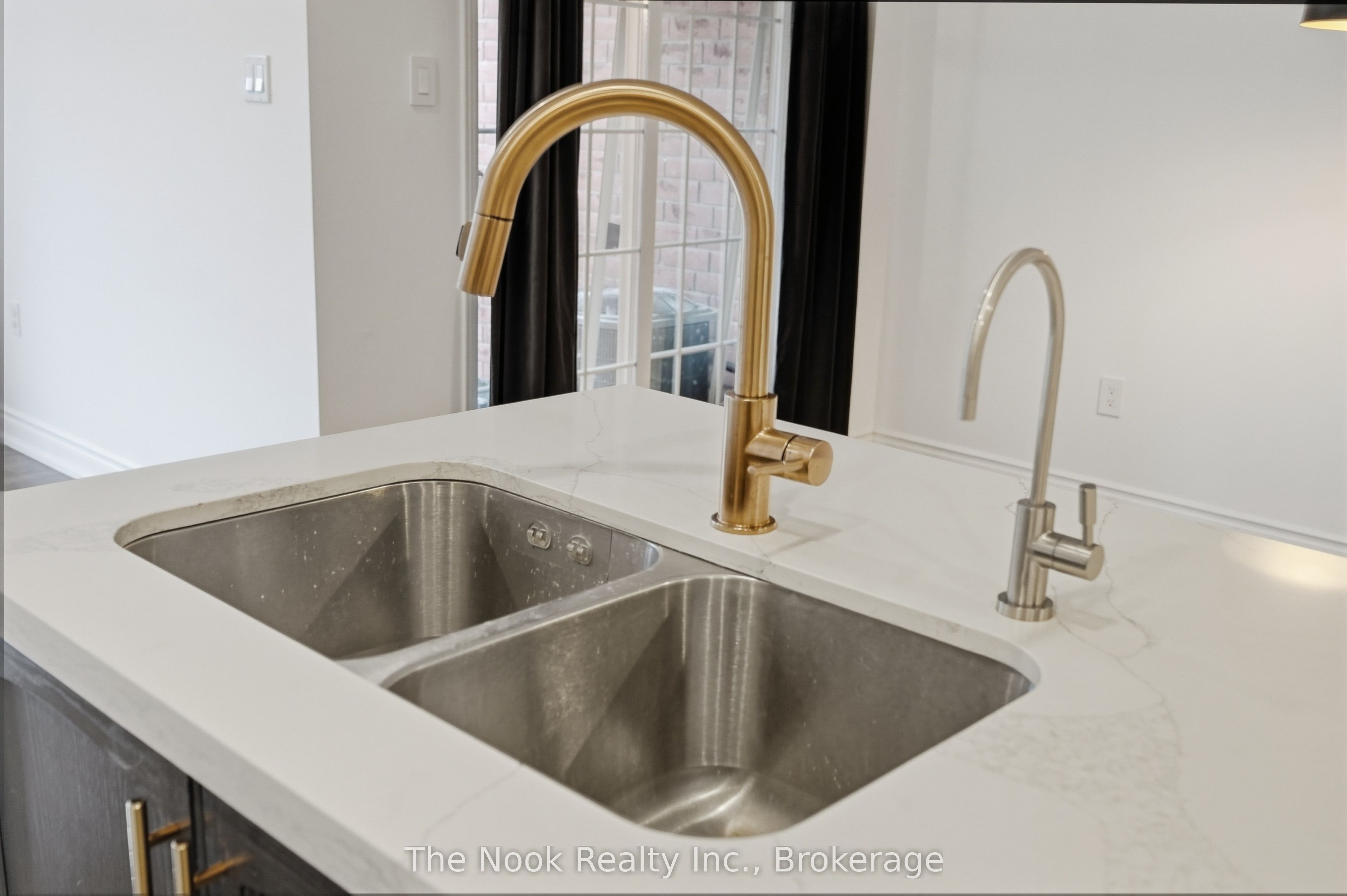 27 Blunden Road Property Photo 11