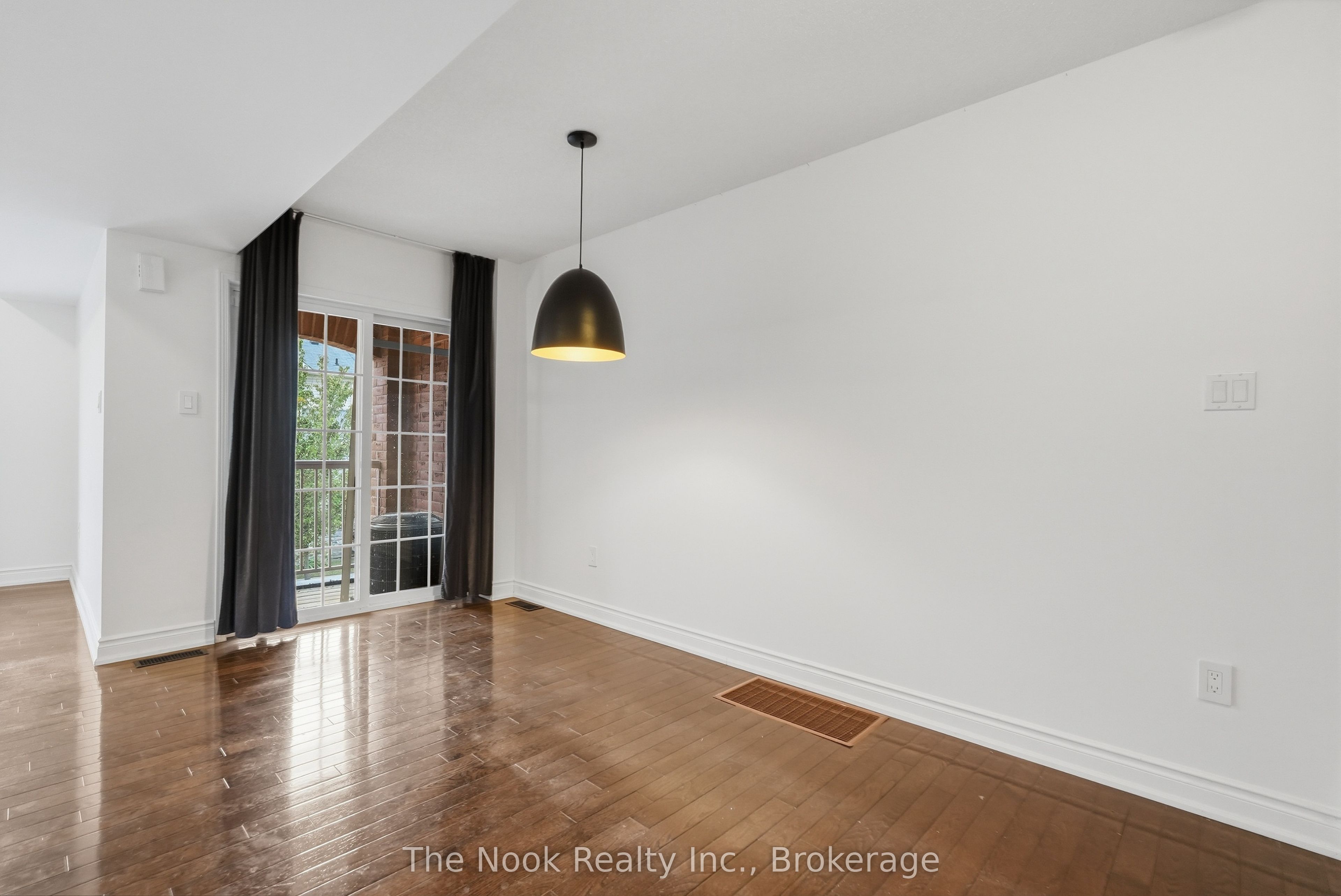 27 Blunden Road Property Photo 15