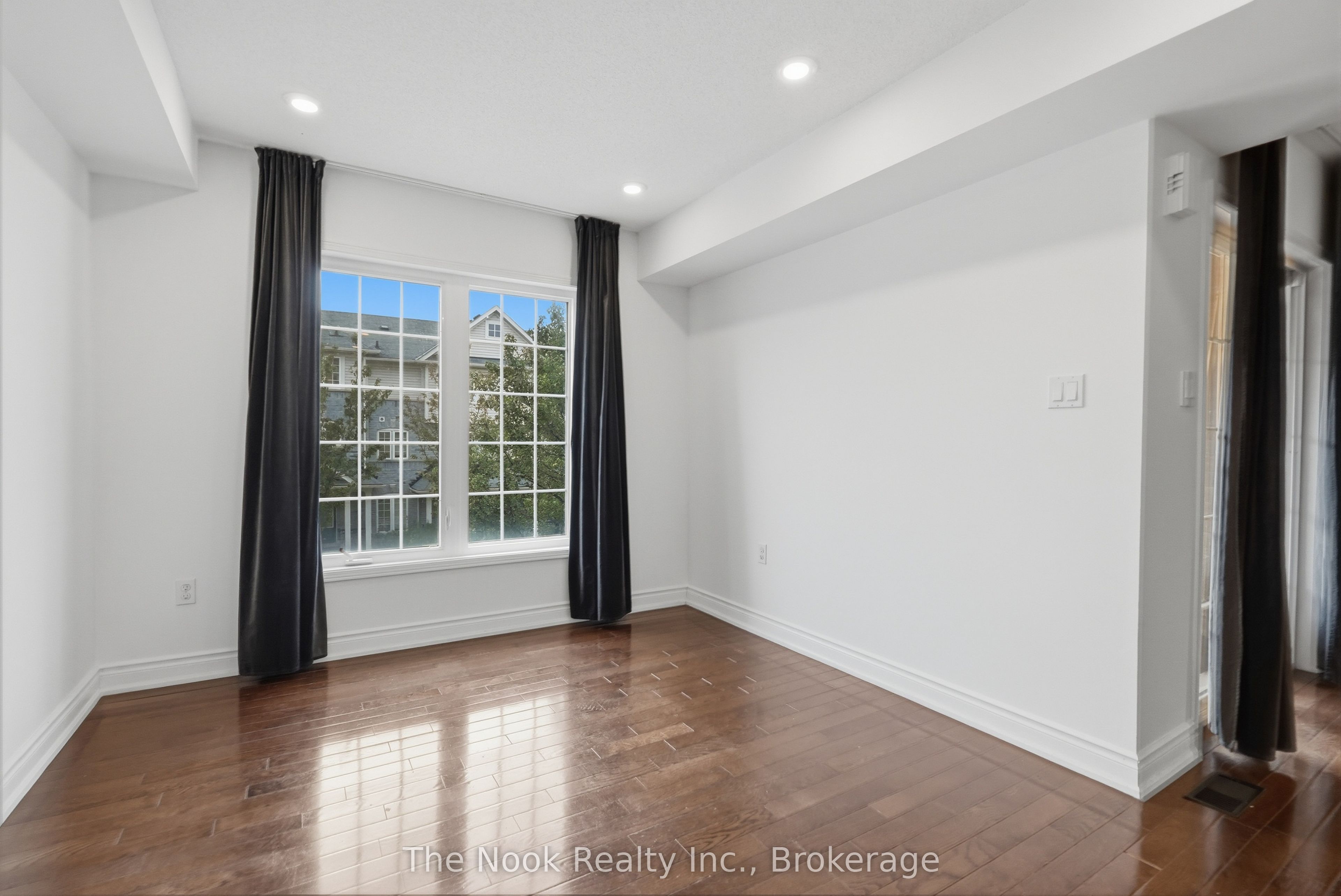 27 Blunden Road Property Photo 16