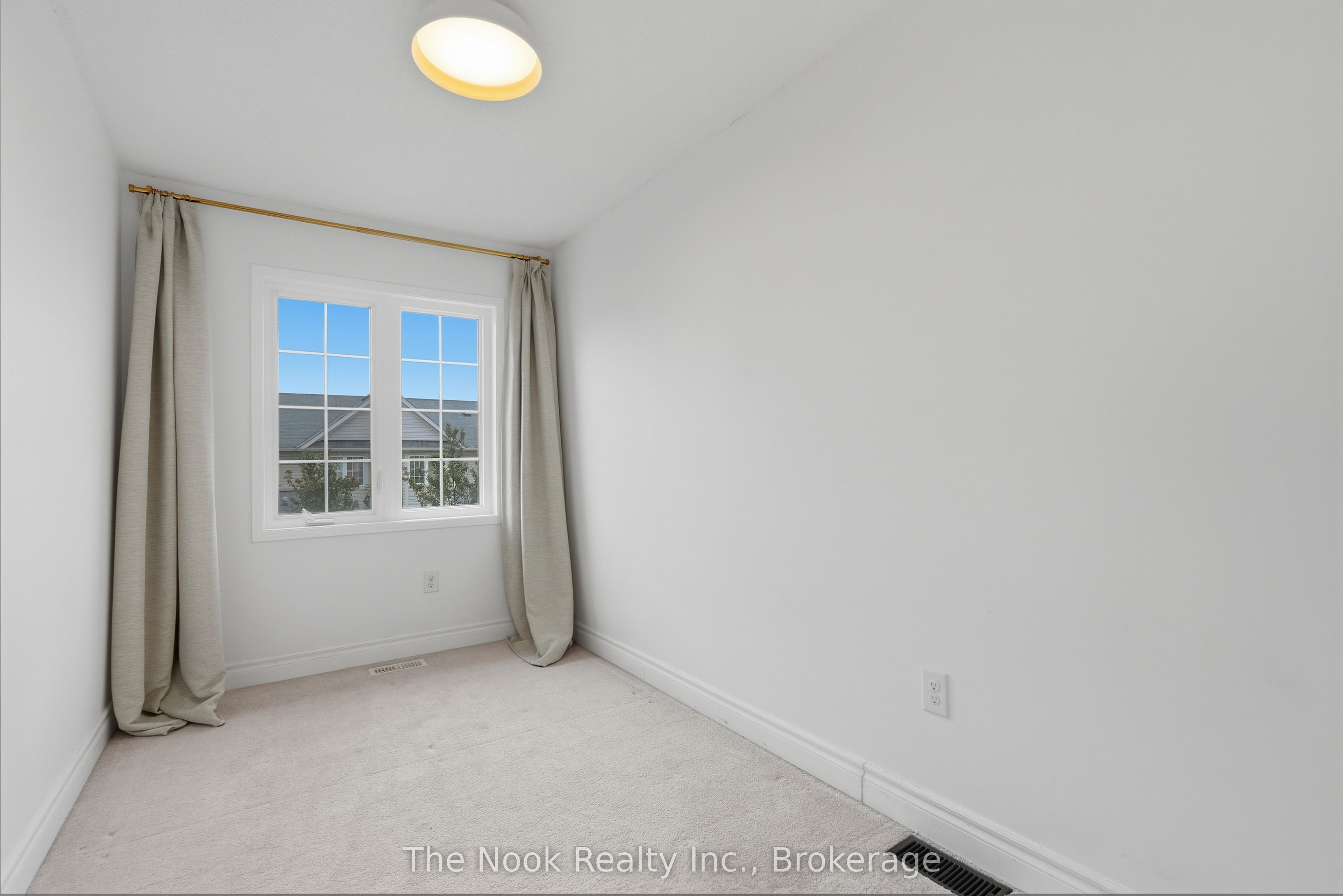 27 Blunden Road Property Photo 30