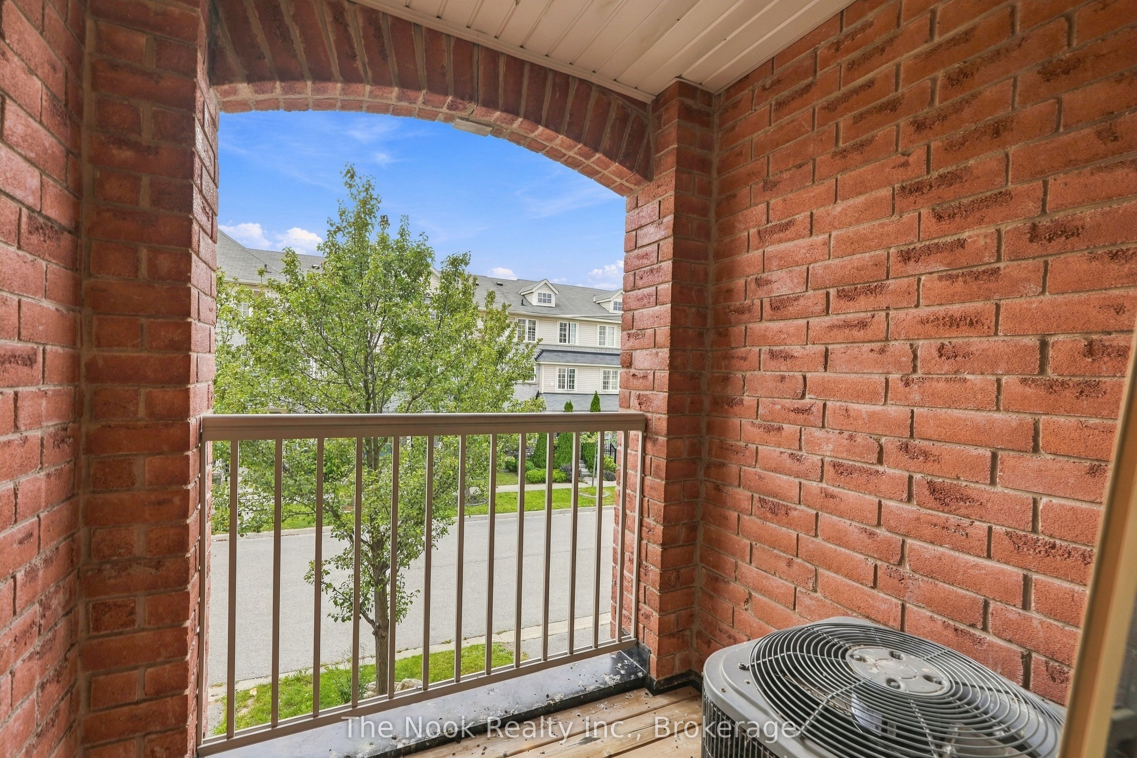 27 Blunden Road Property Photo 32