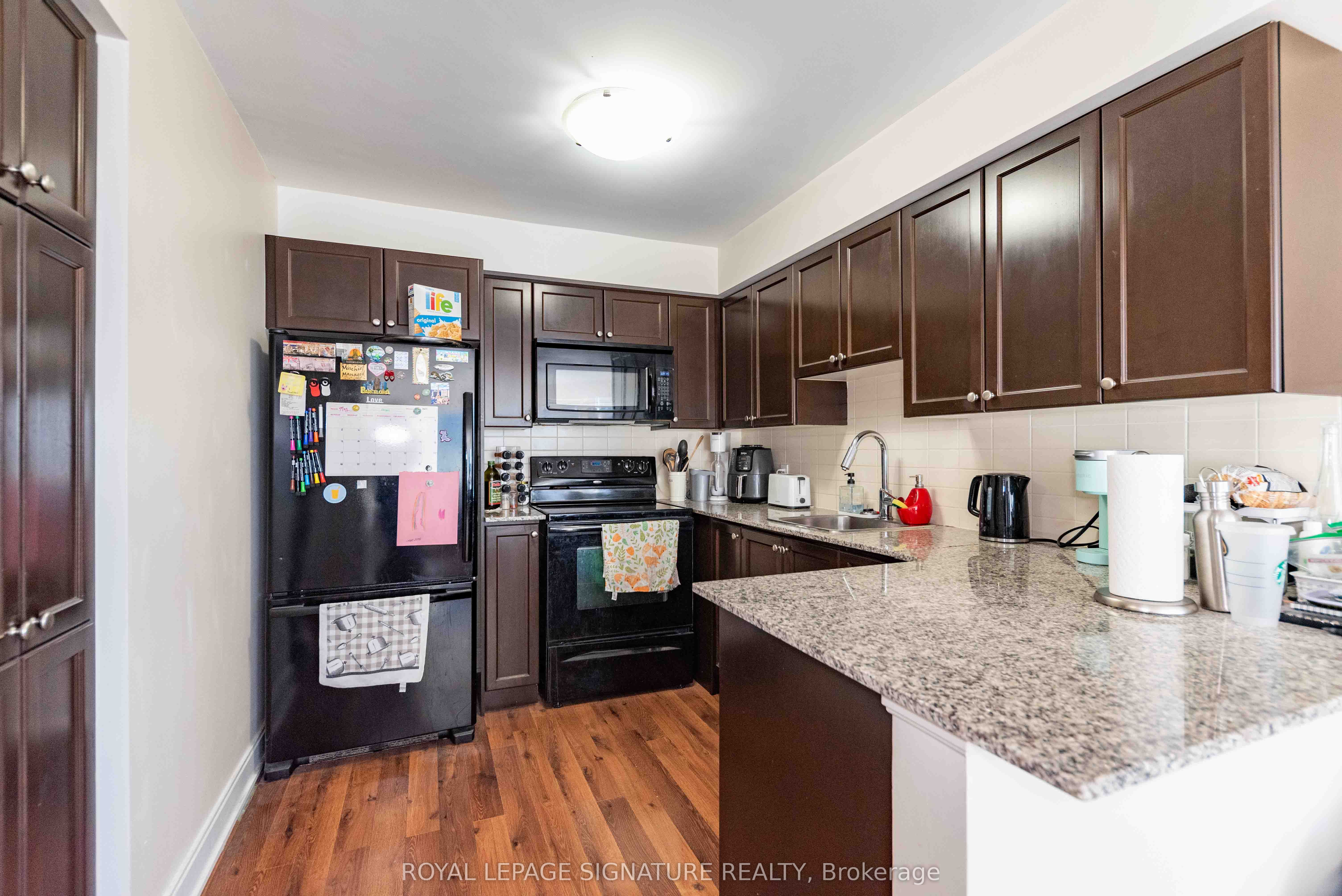 135 Village Green Square 1423 Property Photo 12