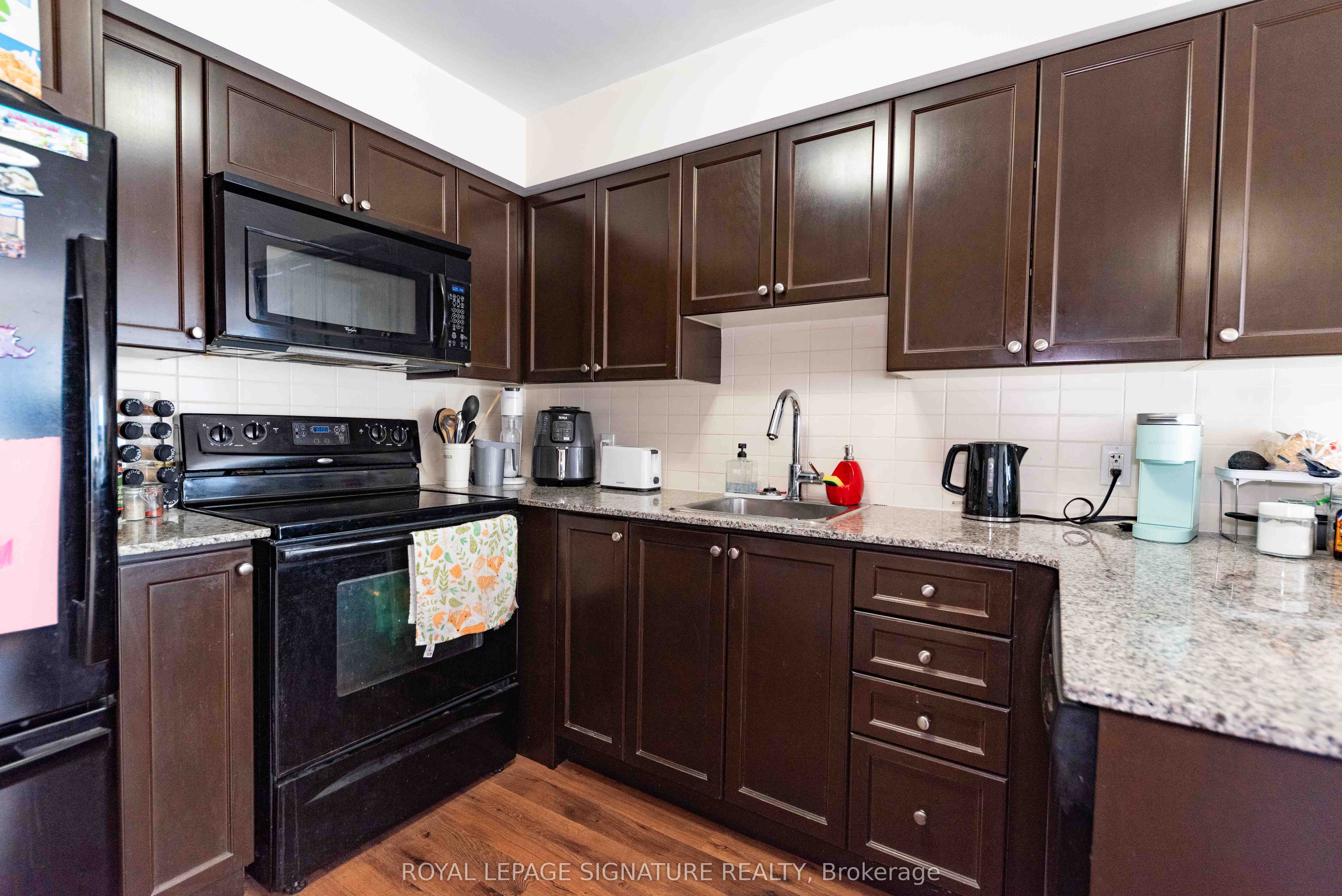 135 Village Green Square 1423 Property Photo 15