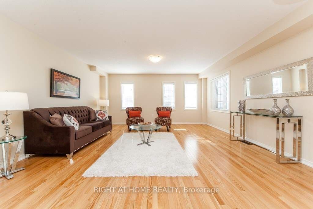 37 Comfort Way Property Photo 6