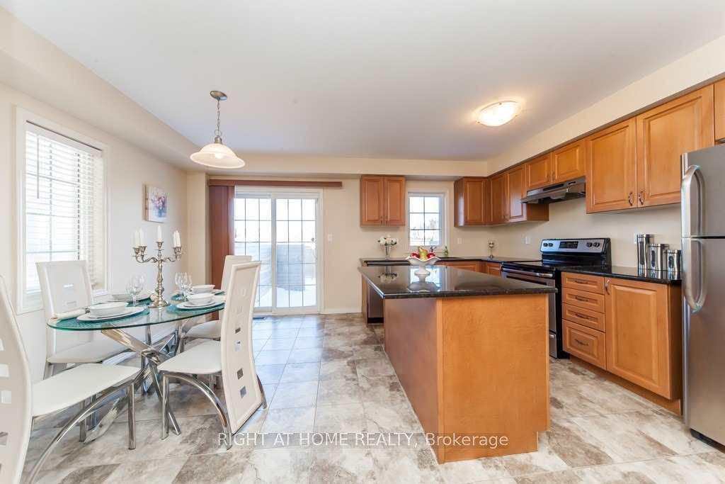 37 Comfort Way Property Photo 8
