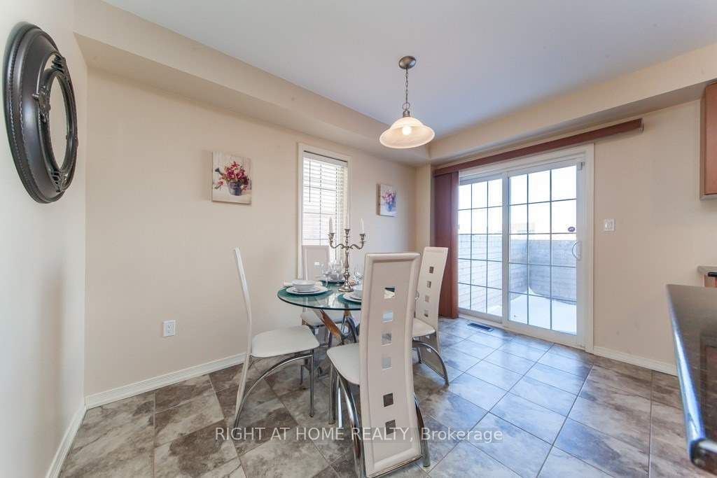 37 Comfort Way Property Photo 11