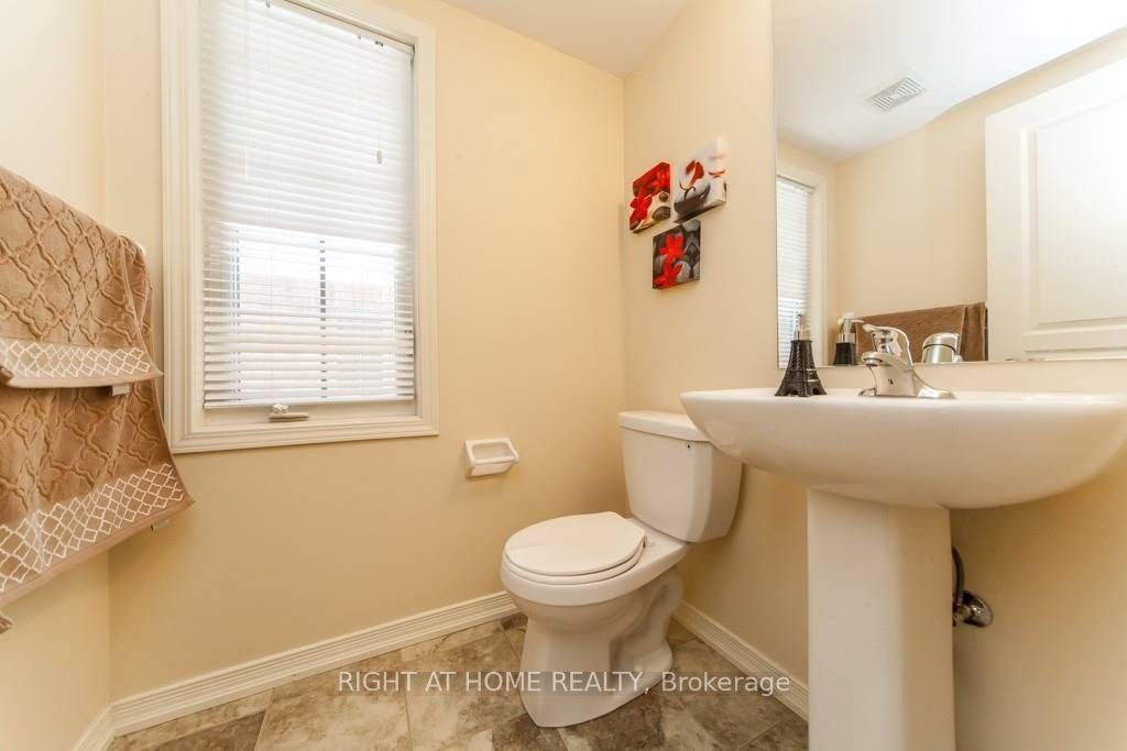 37 Comfort Way Property Photo 12