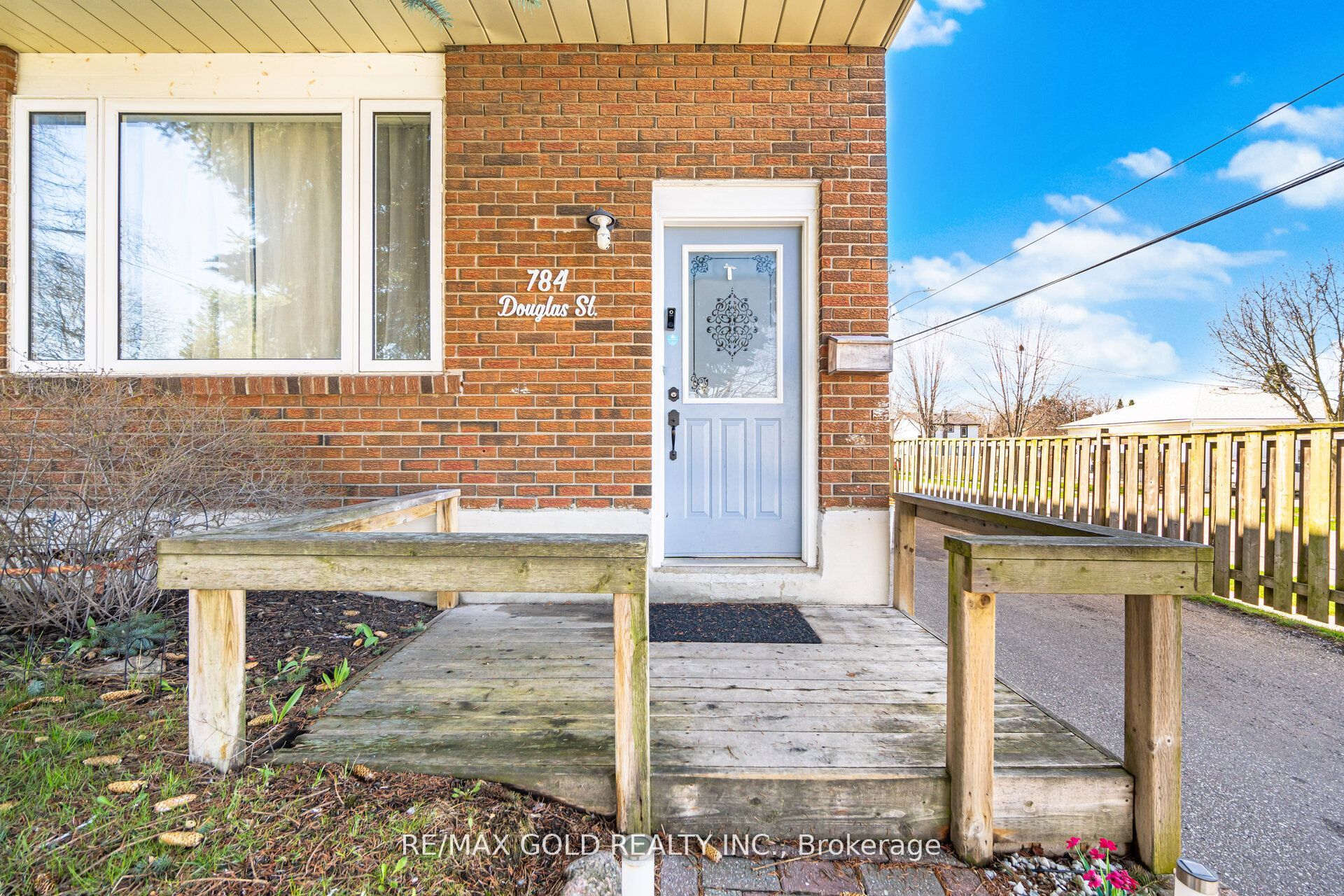 784 Douglas Street Property Photo 4