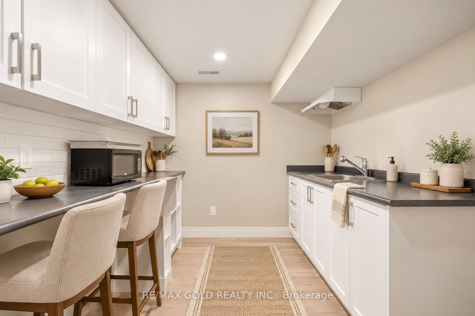 784 Douglas Street Property Photo 28