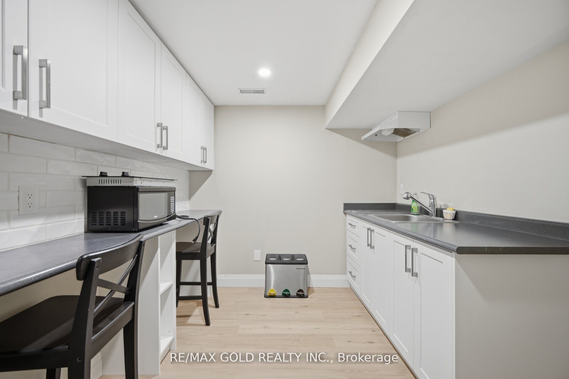 784 Douglas Street Property Photo 29