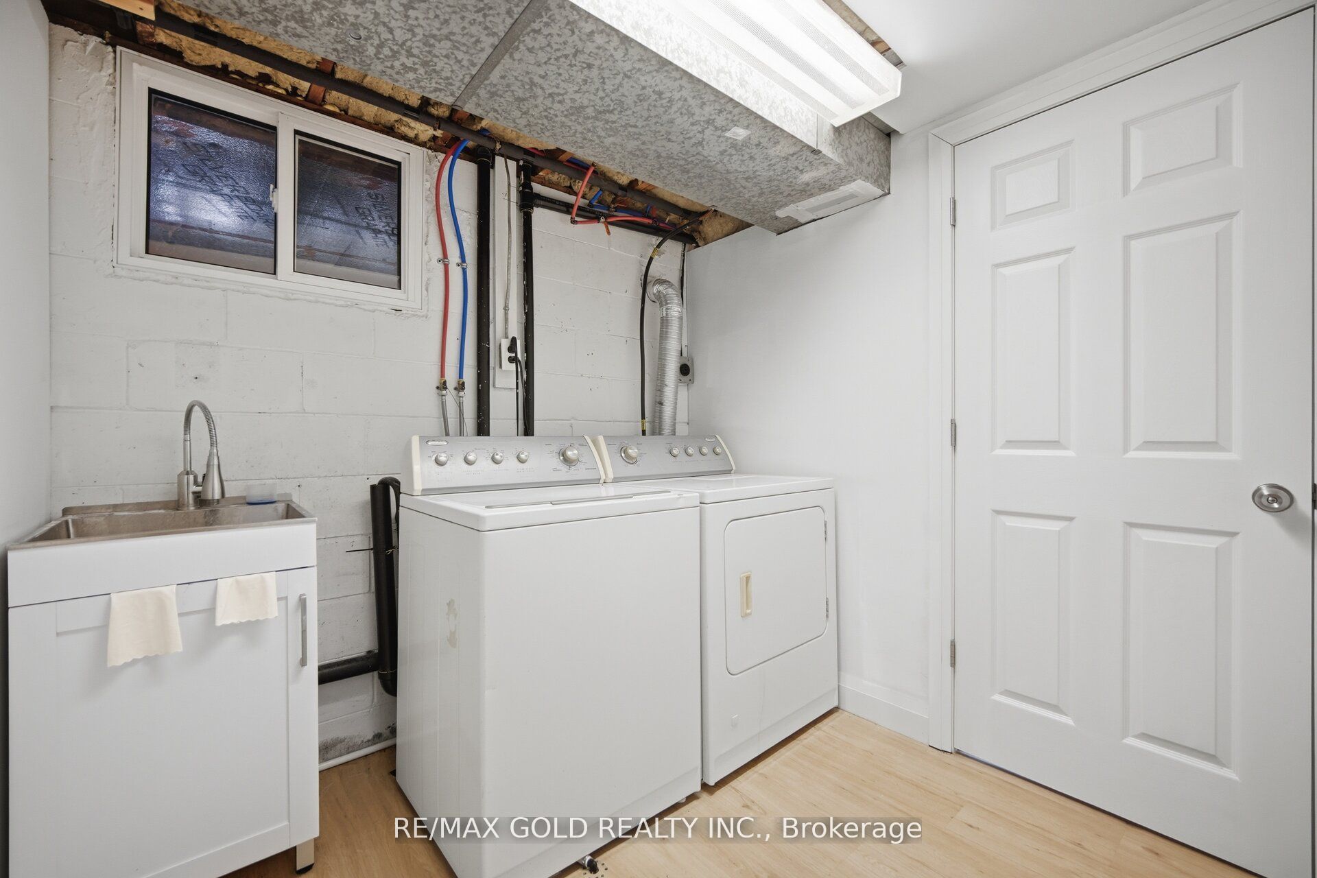 784 Douglas Street Property Photo 37