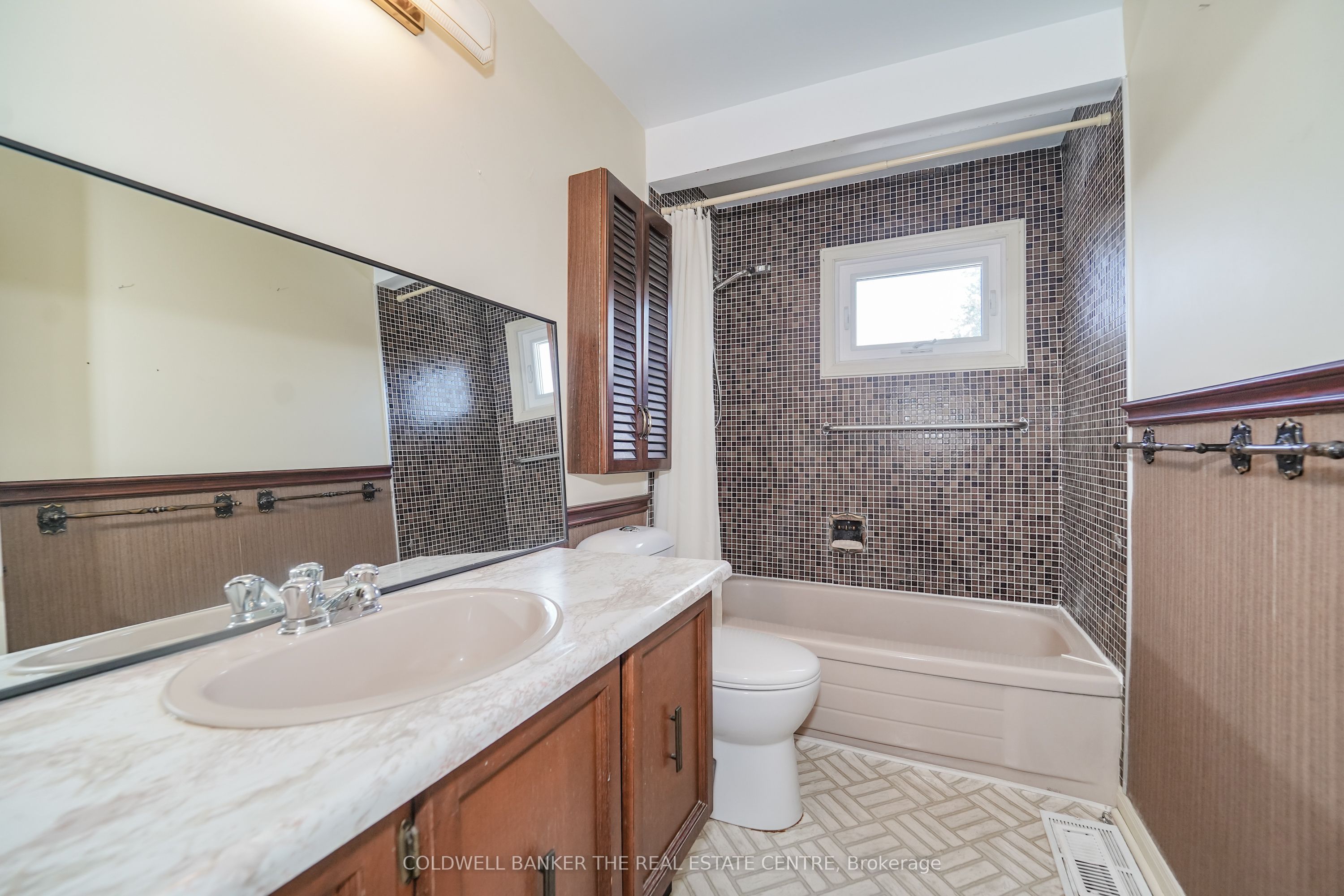 111 Briarscross Boulevard Property Photo 20