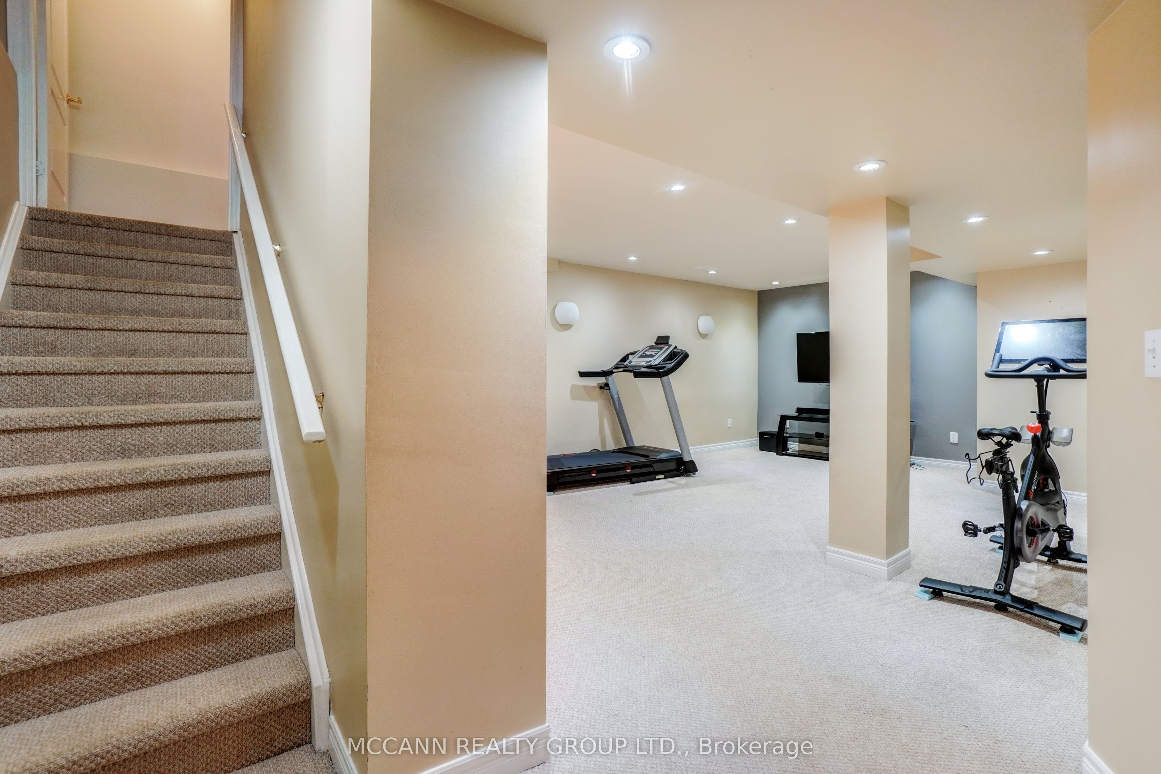 31 Hatch Street Property Photo 29