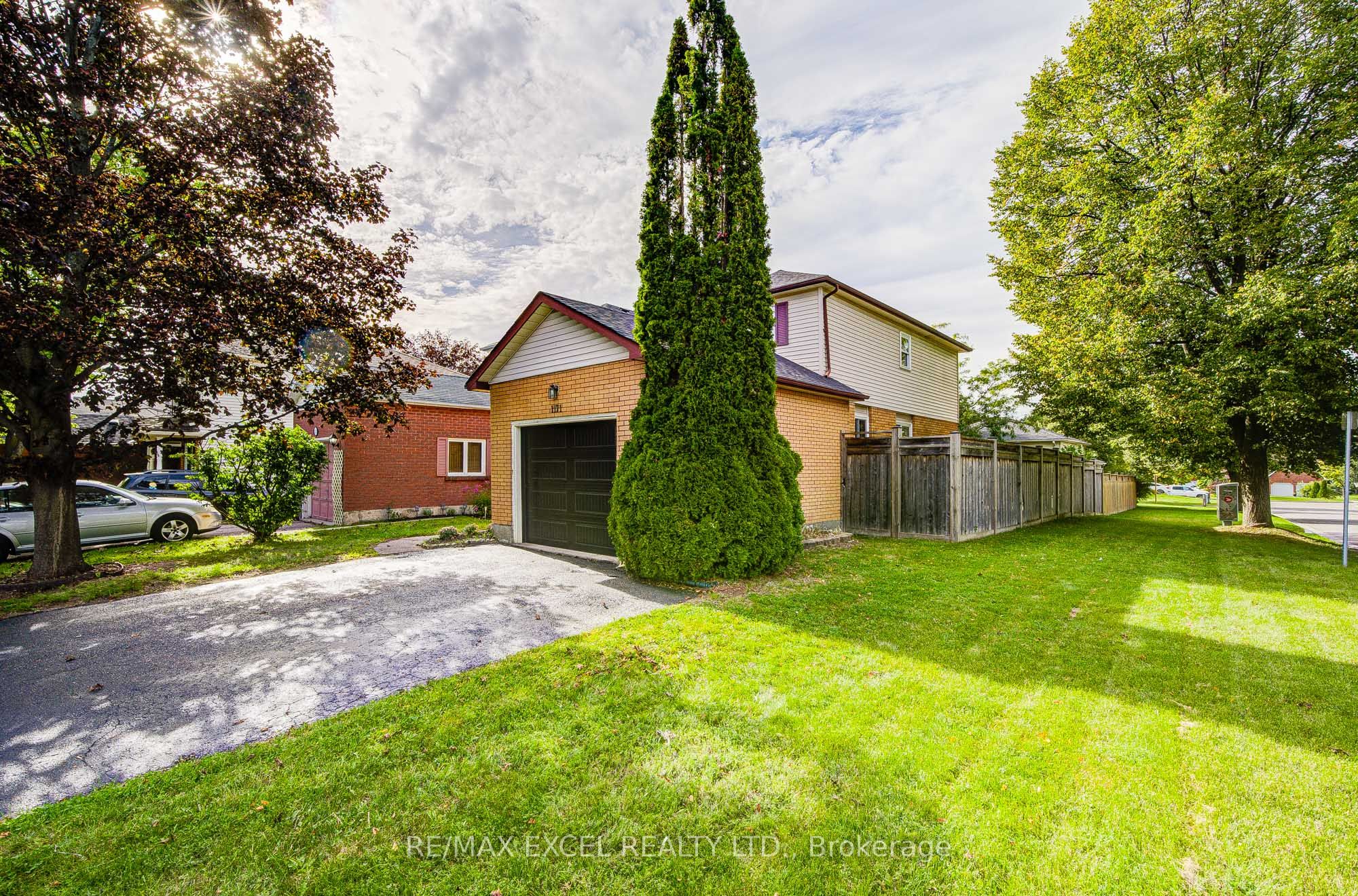 1171 Attersley Drive Property Photo 3