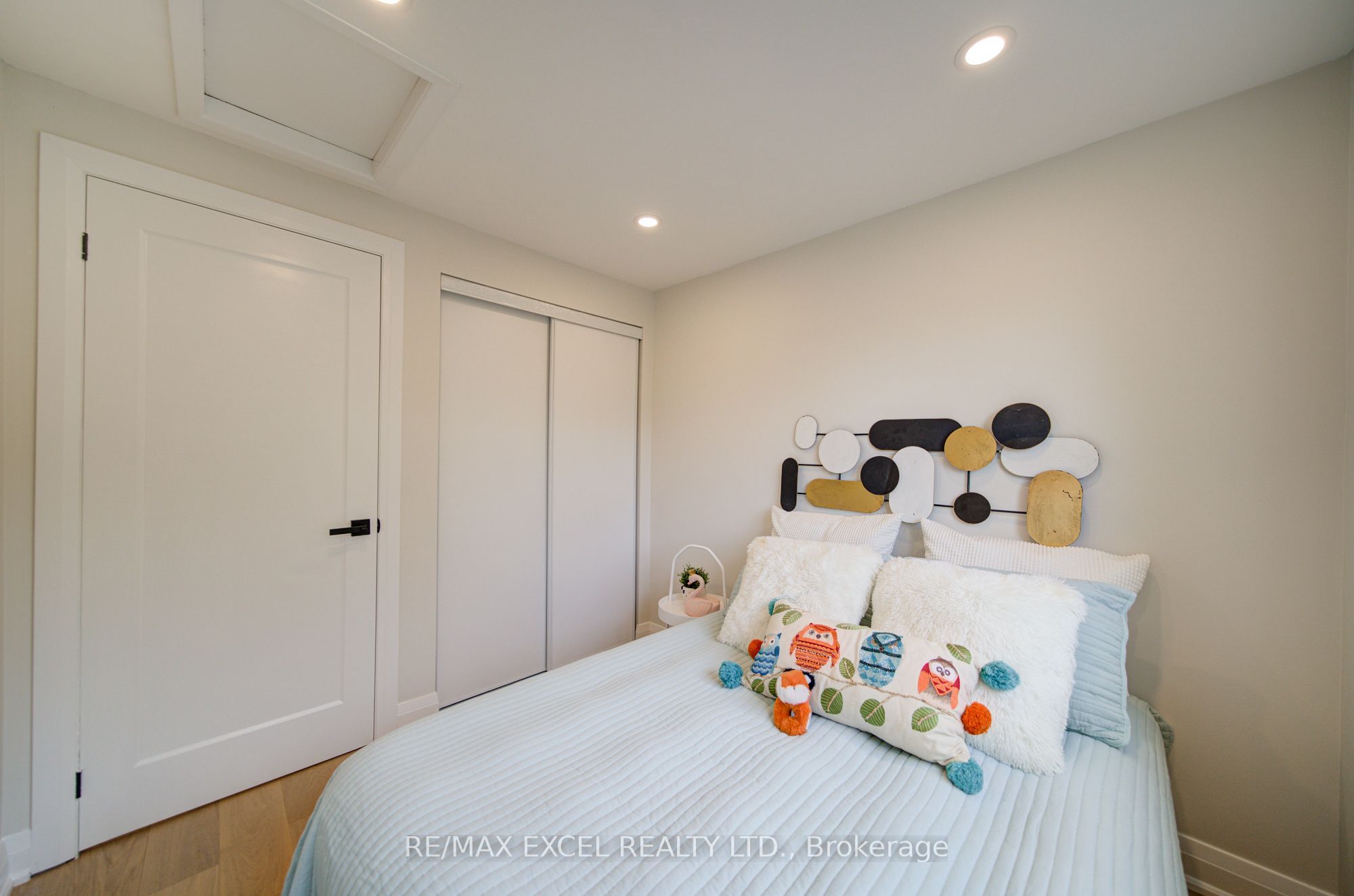 1171 Attersley Drive Property Photo 33
