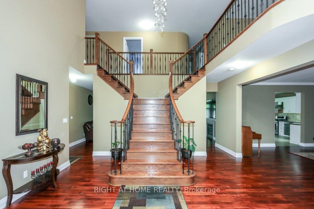 4441 Lawrence Avenue E Property Photo 3