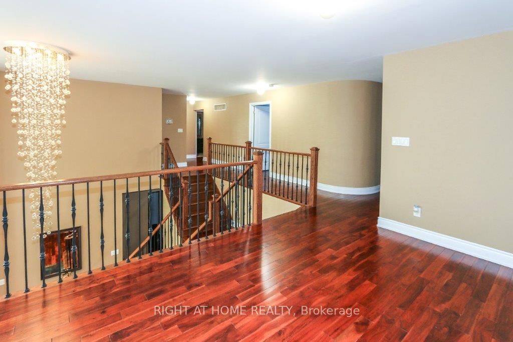 4441 Lawrence Avenue E Property Photo 5