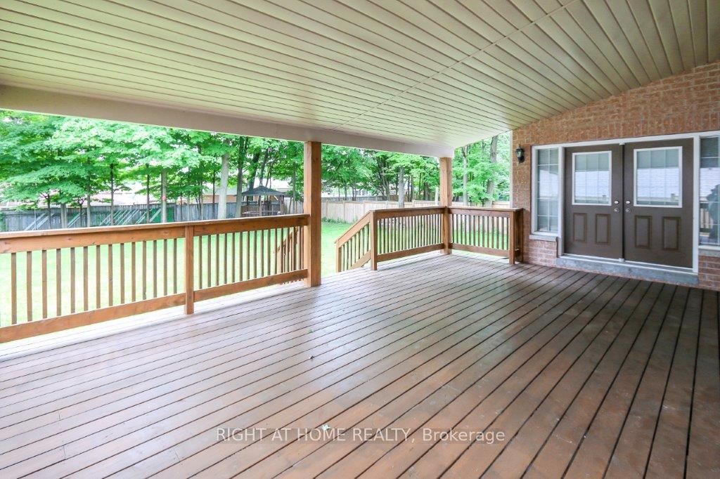 4441 Lawrence Avenue E Property Photo 13