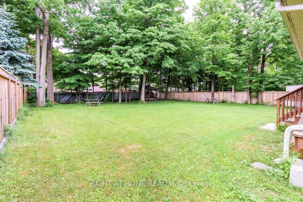 4441 Lawrence Avenue E Property Photo 16