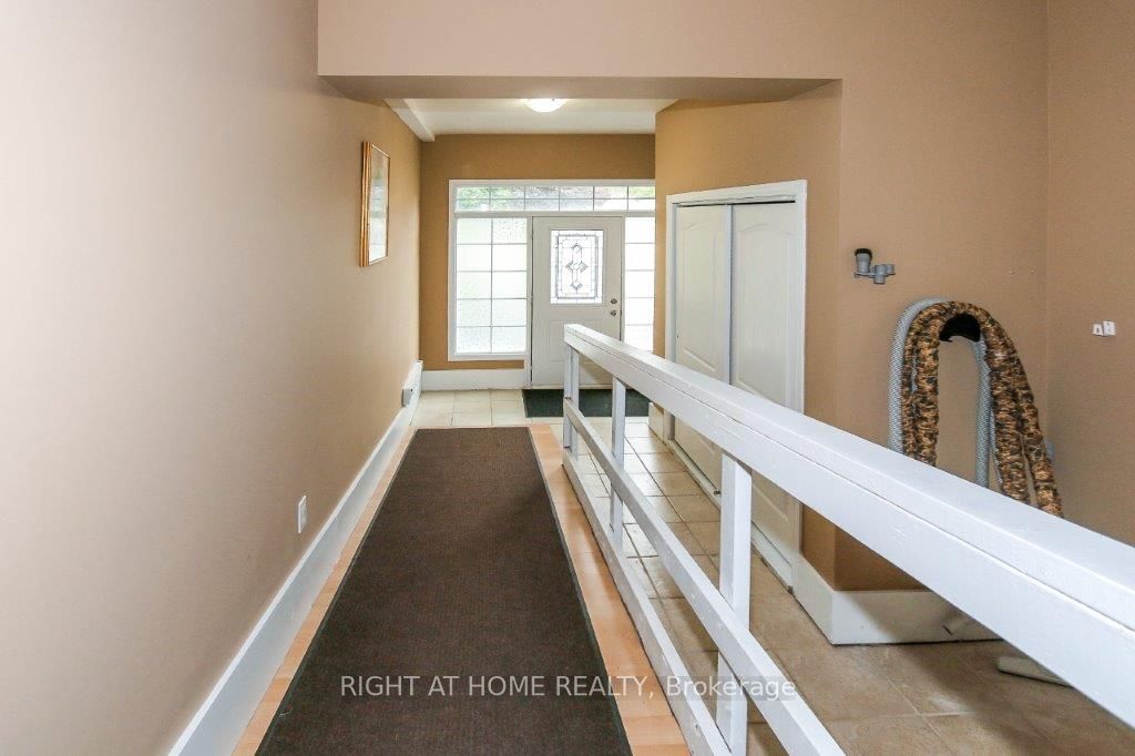 4441 Lawrence Avenue E Property Photo 23