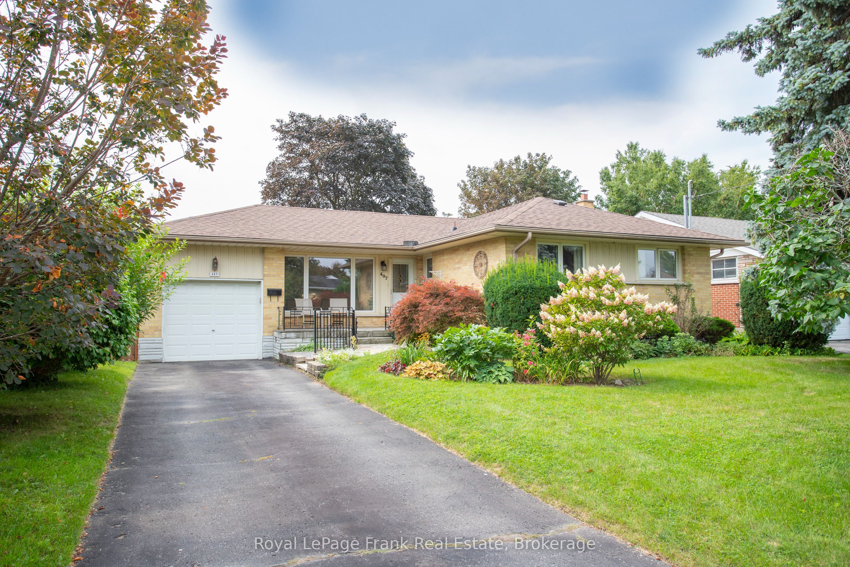 407 Glencastle Avenue Property Photo 1