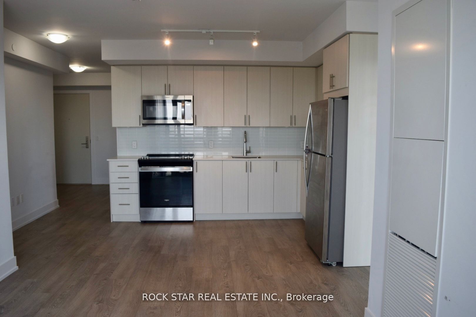 2550 Simcoe Street N 1817 Property Photo 12