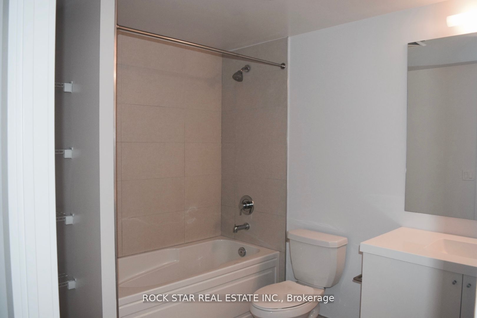 2550 Simcoe Street N 1817 Property Photo 14