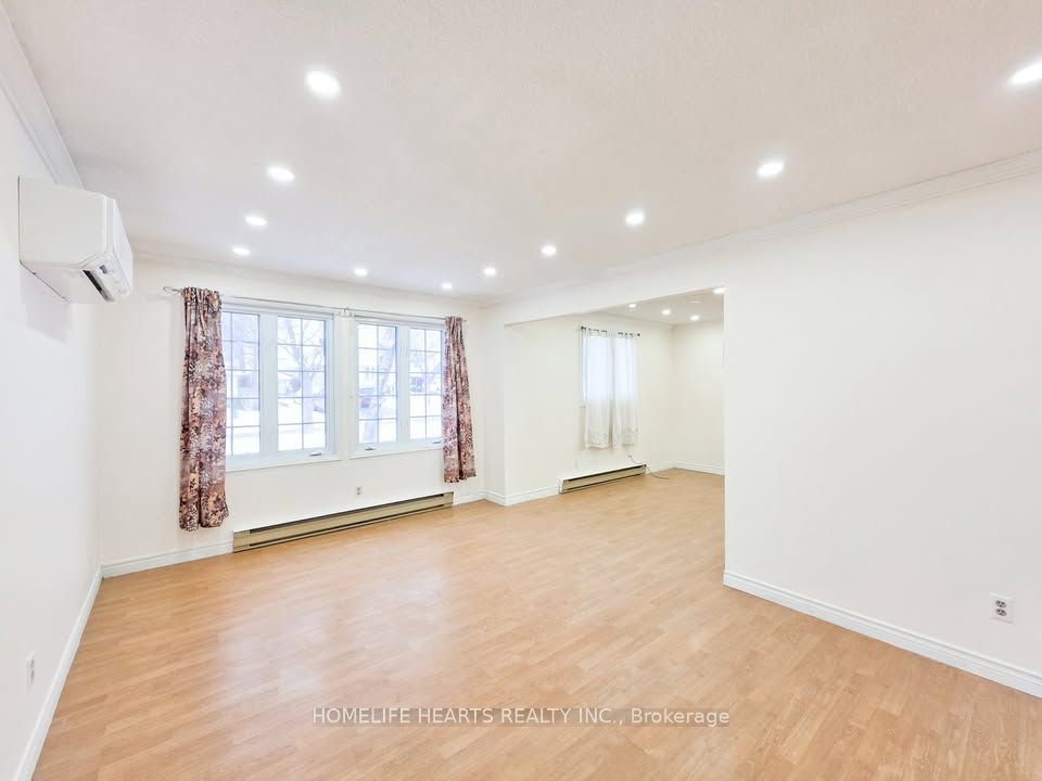556 Capilano Crescent Property Photo 3