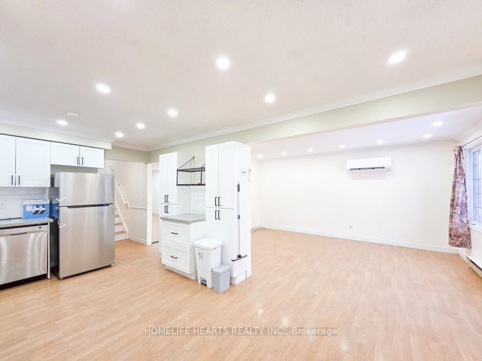 556 Capilano Crescent Property Photo 6
