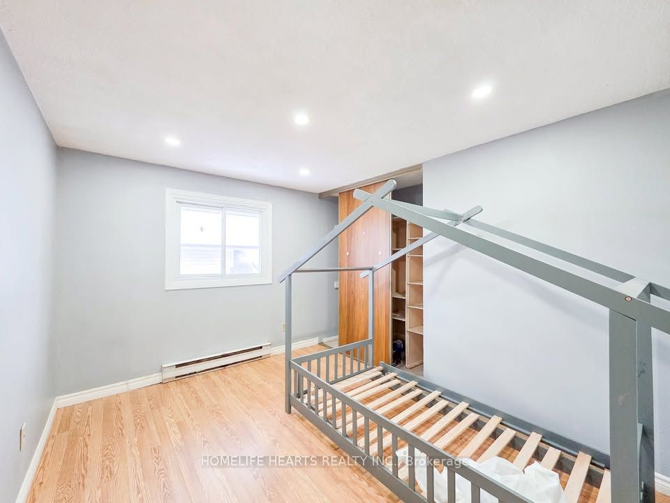 556 Capilano Crescent Property Photo 10